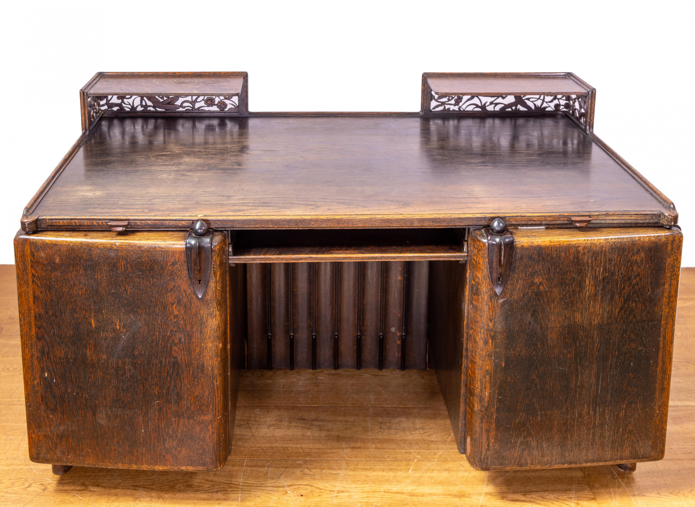 Hildo Krop (1884-1970), bureau-ministre, circa 1920.