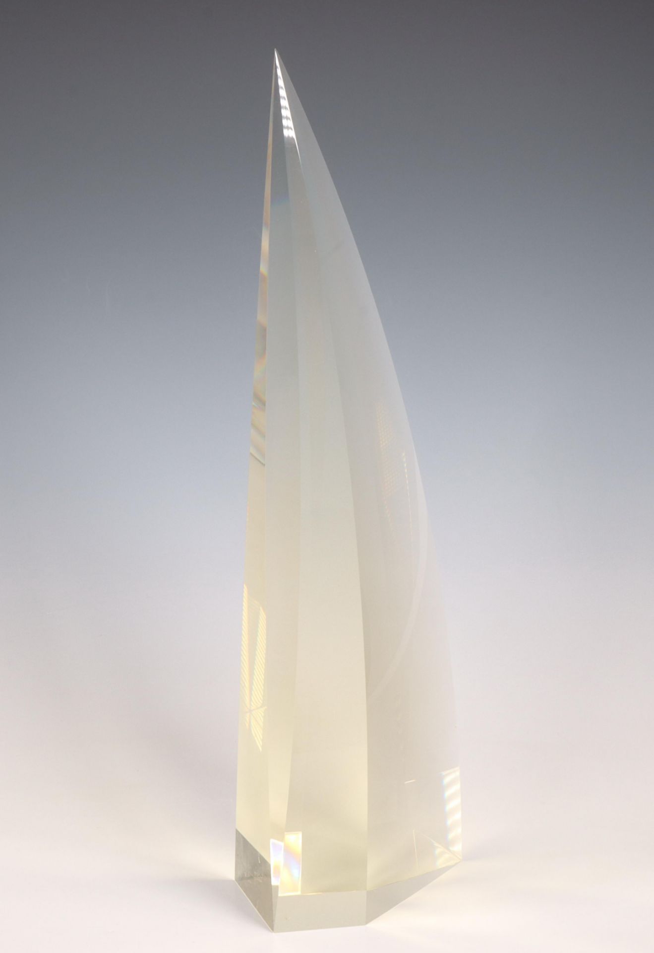 Andrej Jakab (1950), geslepen en gepolijste glassculptuur, circa 1995. - Image 2 of 5