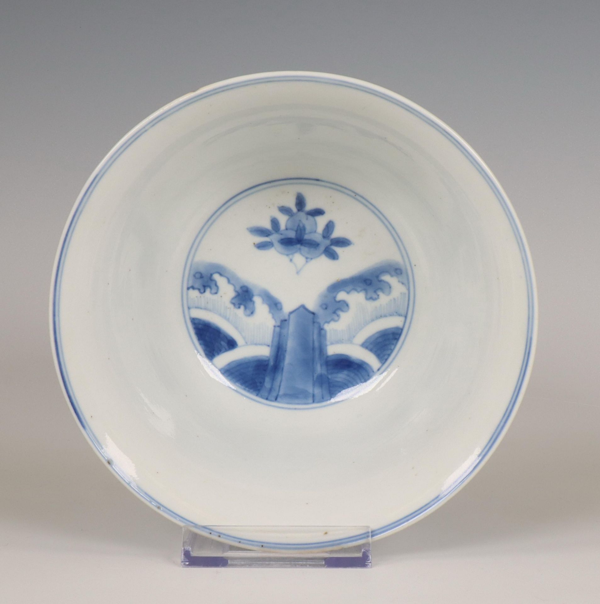 China, a blue and white porcelain bowl, Kangxi period (1662-1722), - Image 4 of 7