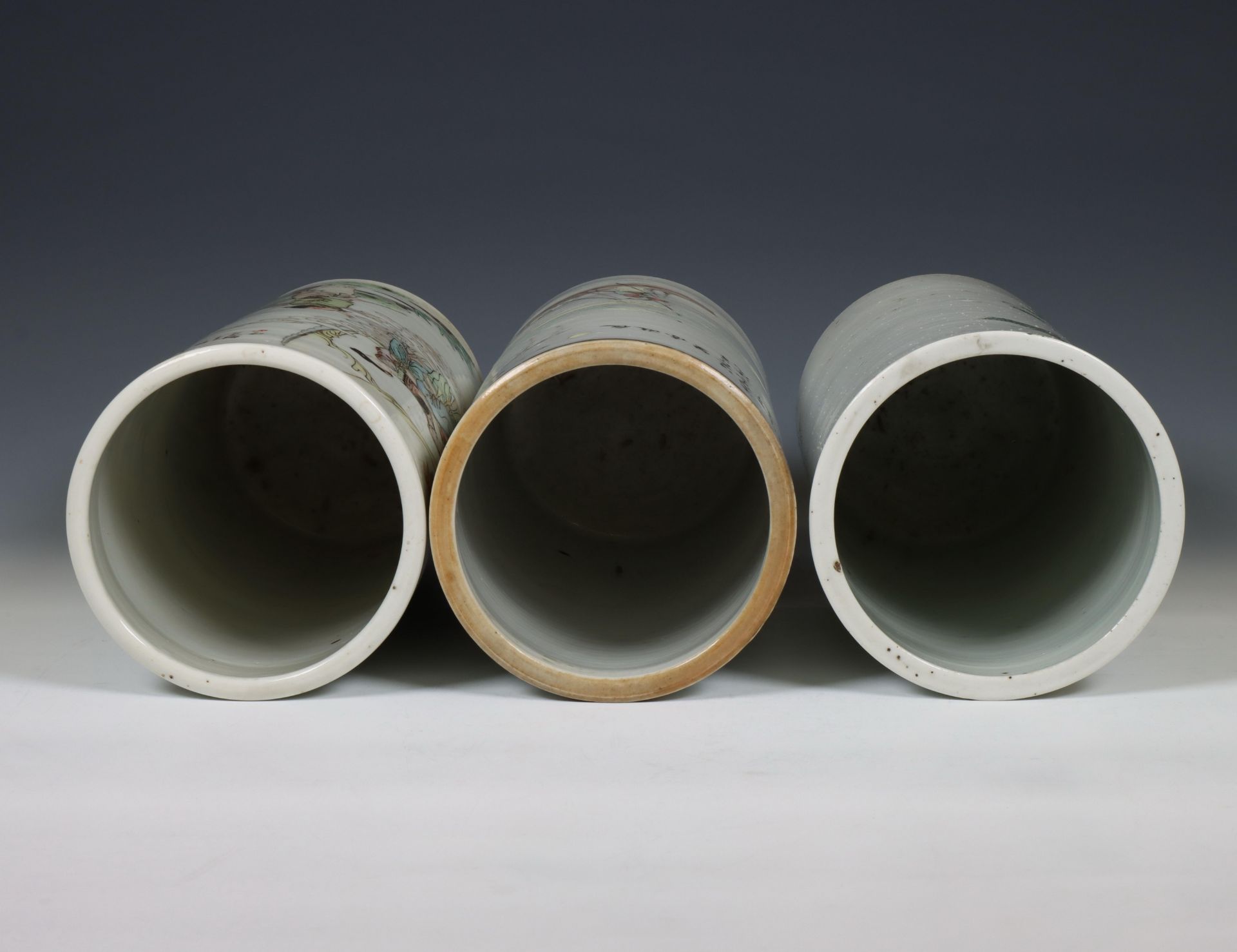 China, three famille verte porcelain cylindrical vases, modern, - Image 3 of 3