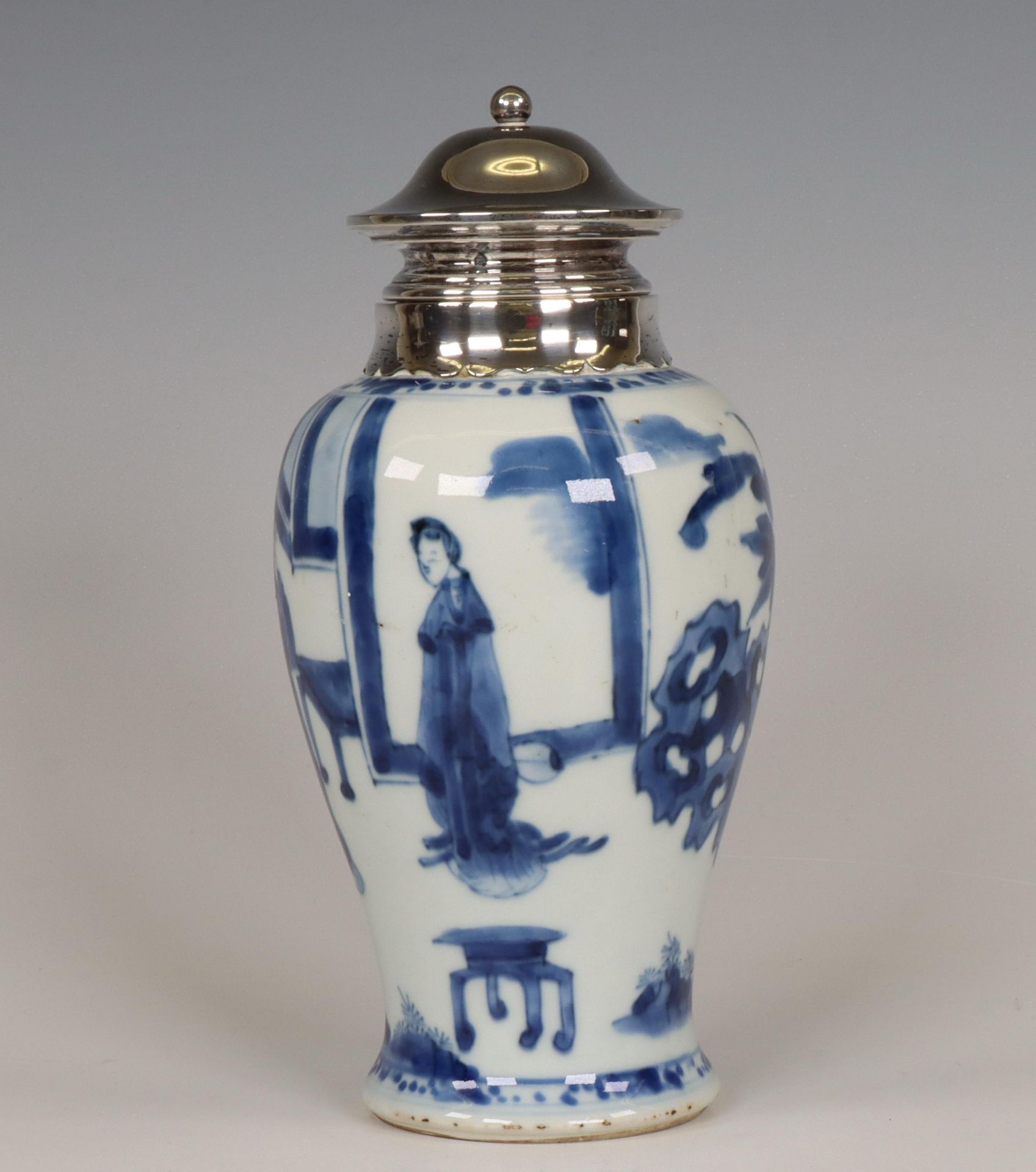 China, a silver-mounted blue and white porcelain vase, Kangxi period (1662-1722), the silver Van Kem - Image 2 of 7