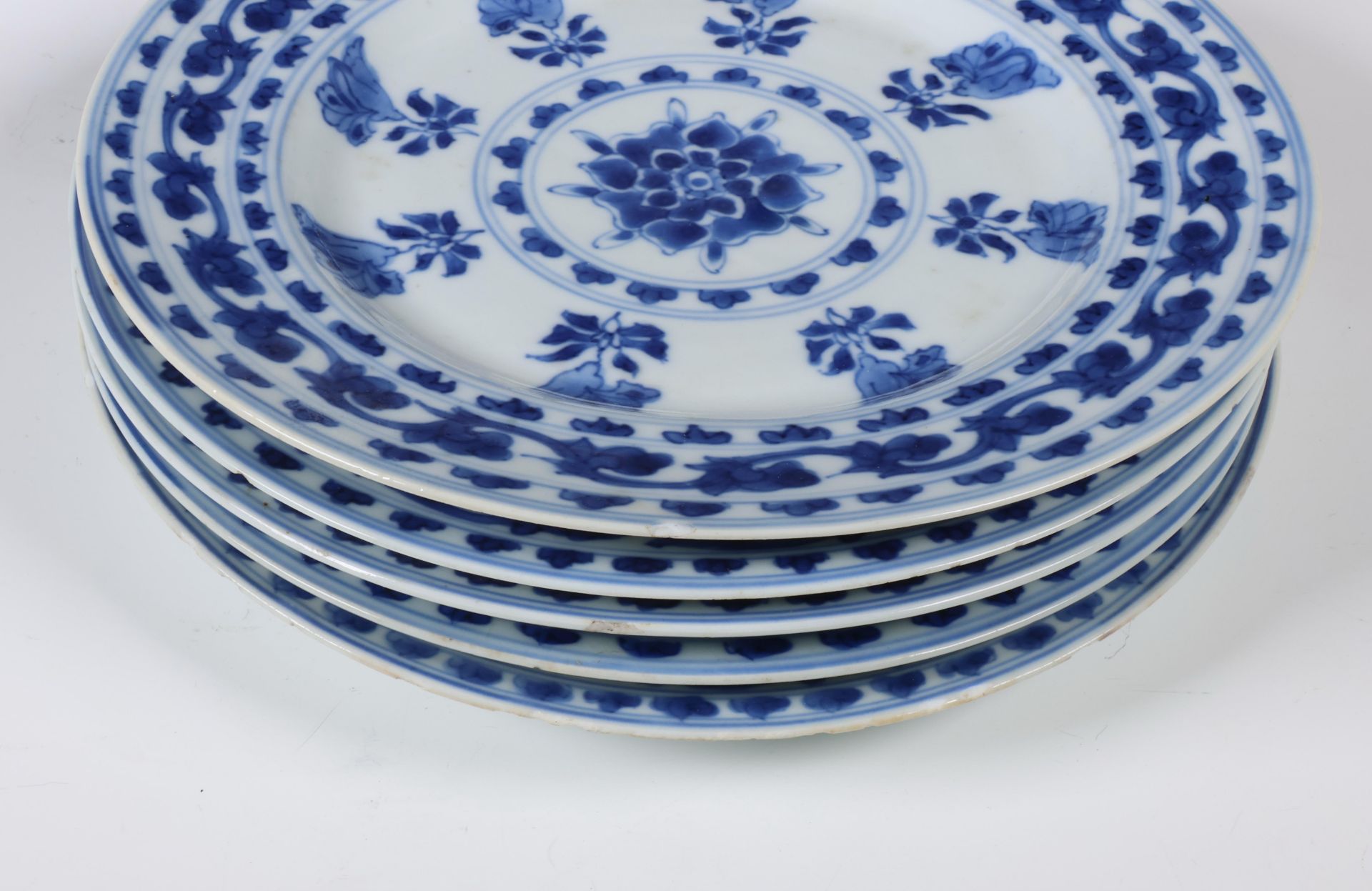 China, set of five blue and white porcelain plates, Kangxi period (1662-1722), - Image 2 of 3