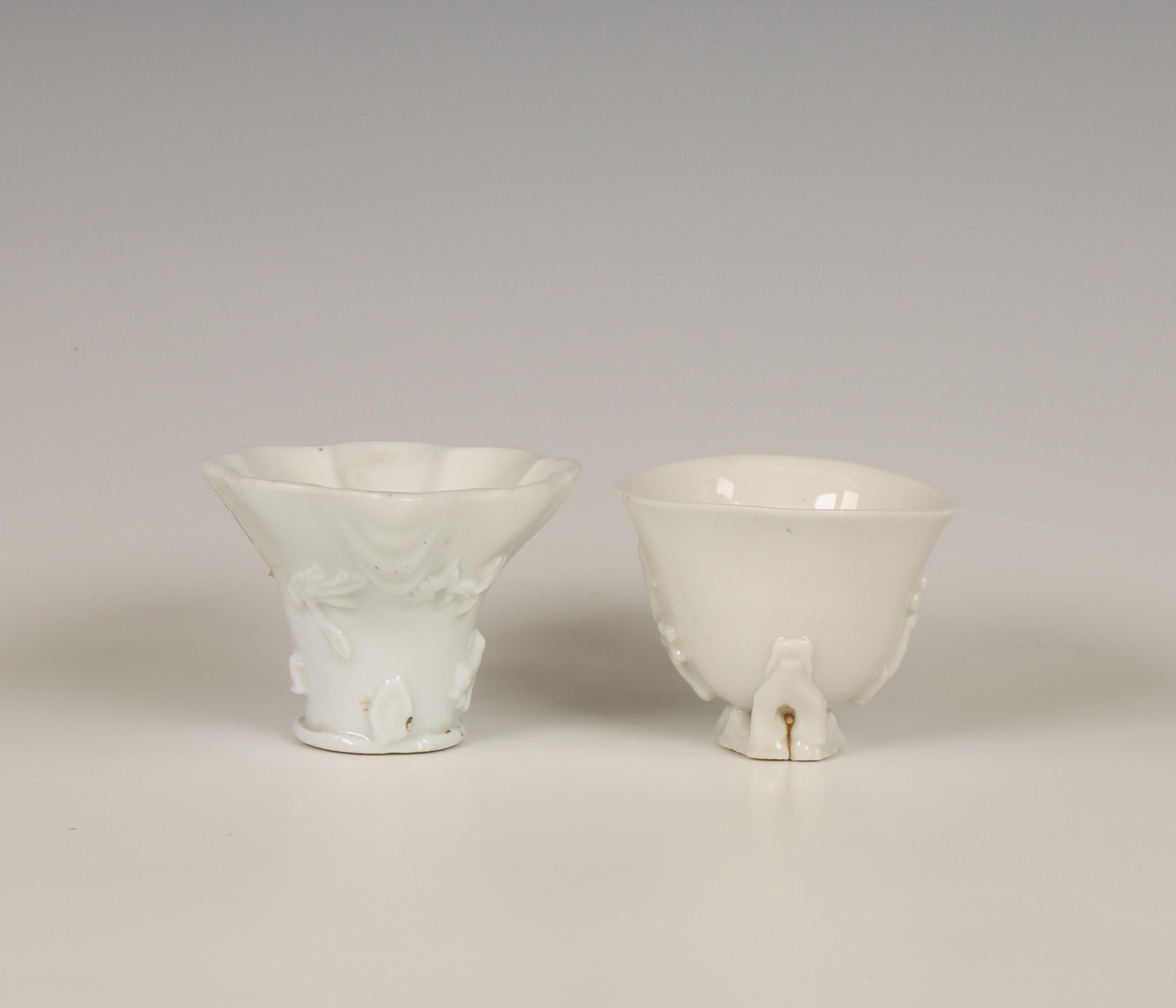 China, two Dehua porcelain cups, 17th/ 18th century, - Bild 3 aus 6