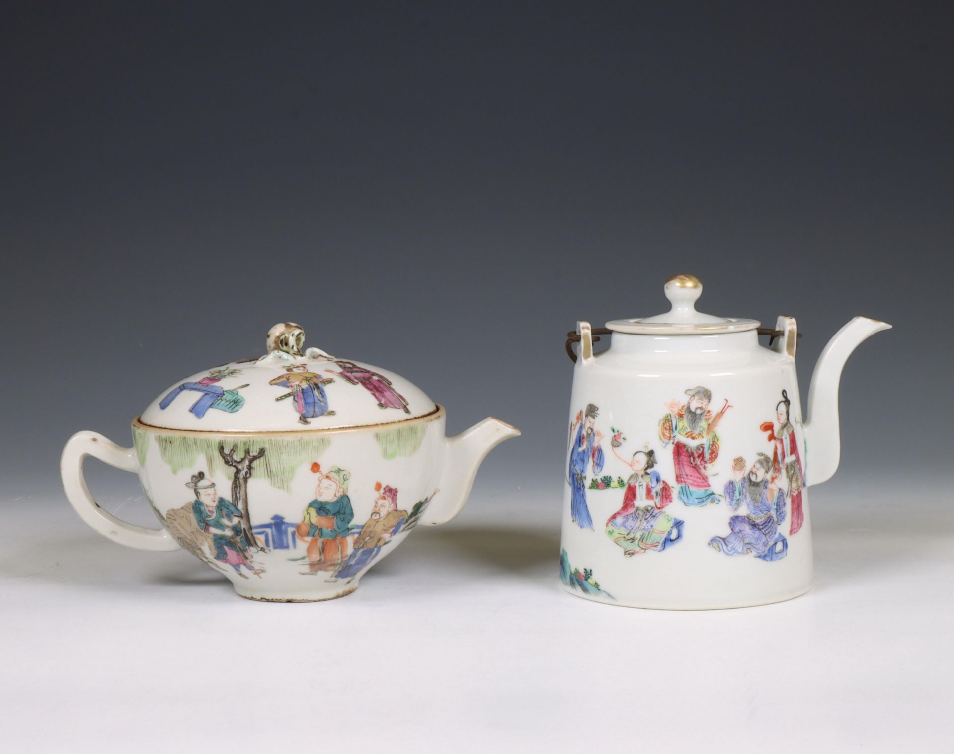 China, two famille rose porcelain teapots and covers, 19th/ 20th century, - Image 2 of 6