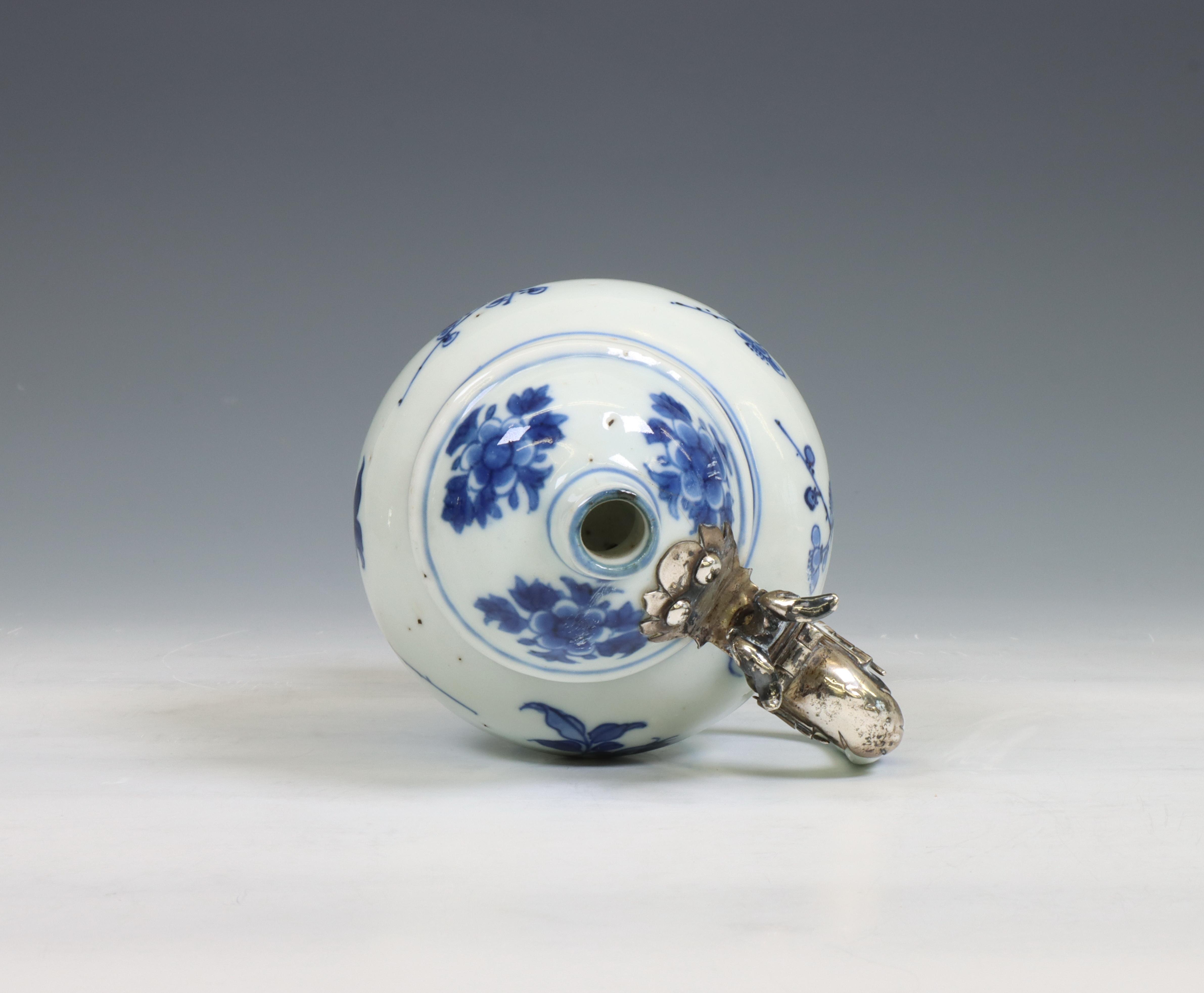 China, a Transitional silver-mounted blue and white mustard-pot and associated cover, mid 17th centu - Image 4 of 6