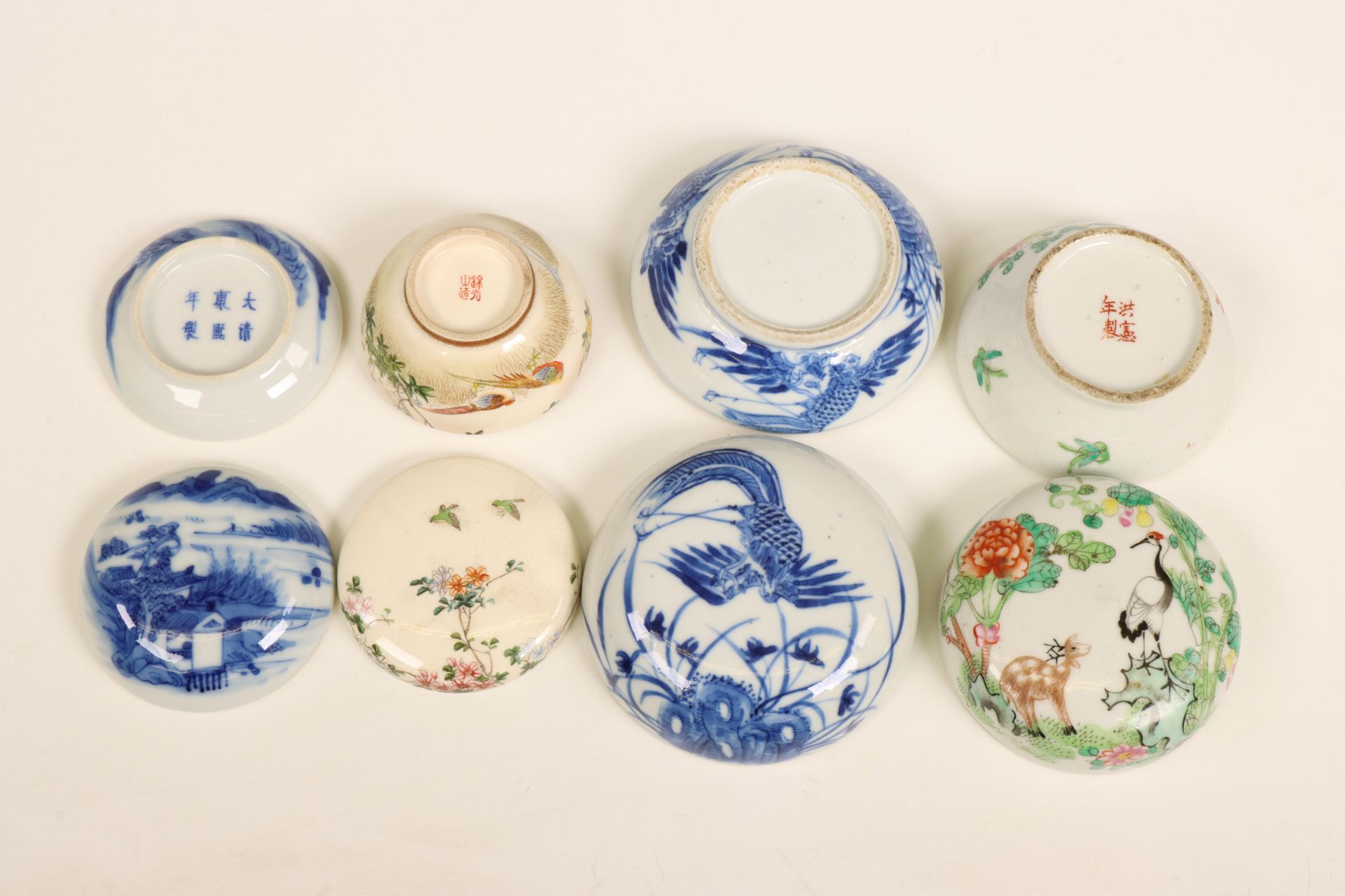 China and Japan, four various porcelain boxes and covers, 18th-19th century, - Image 2 of 3