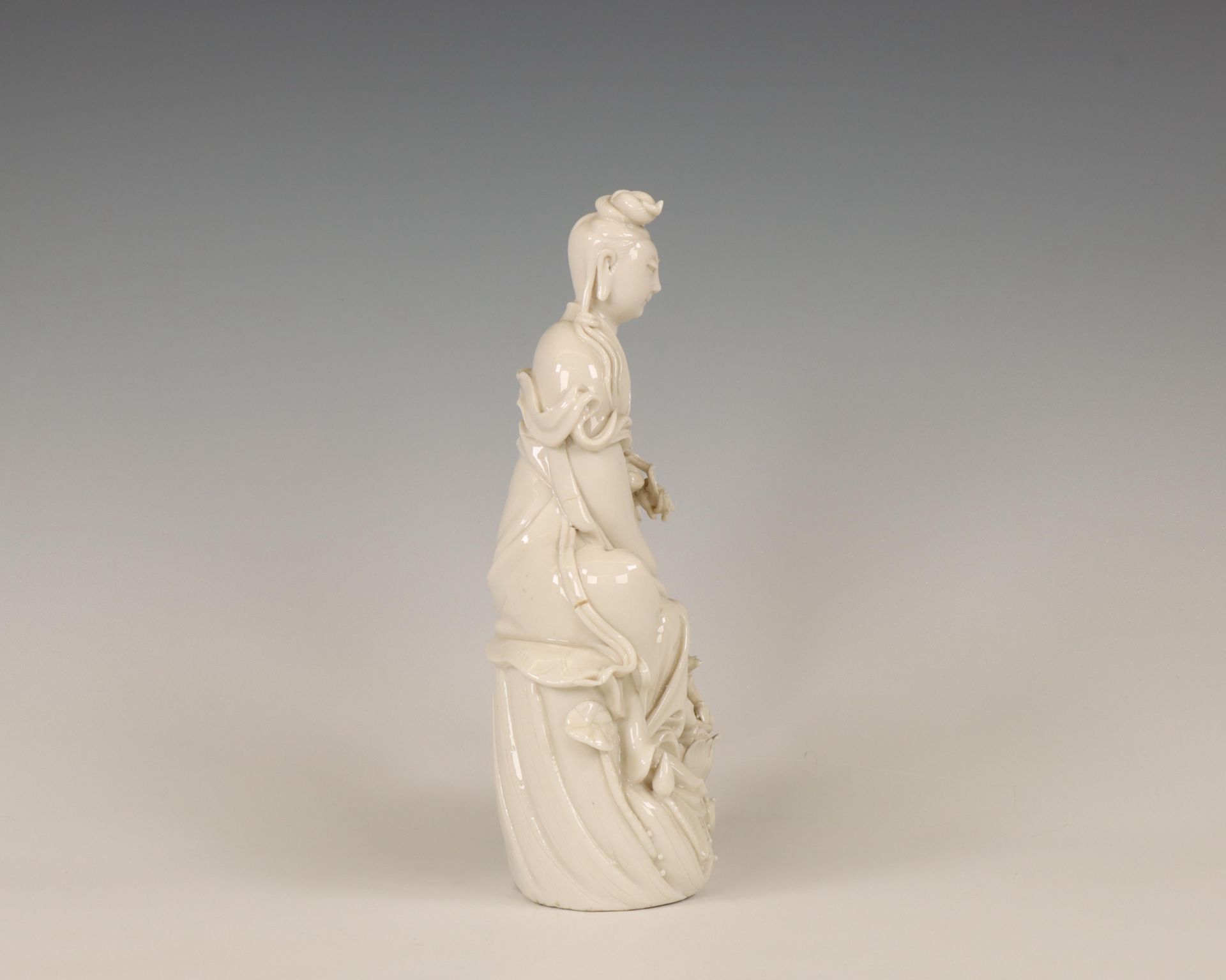 China, a Dehua porcelain model of Guanyin, 20th century, - Bild 6 aus 6