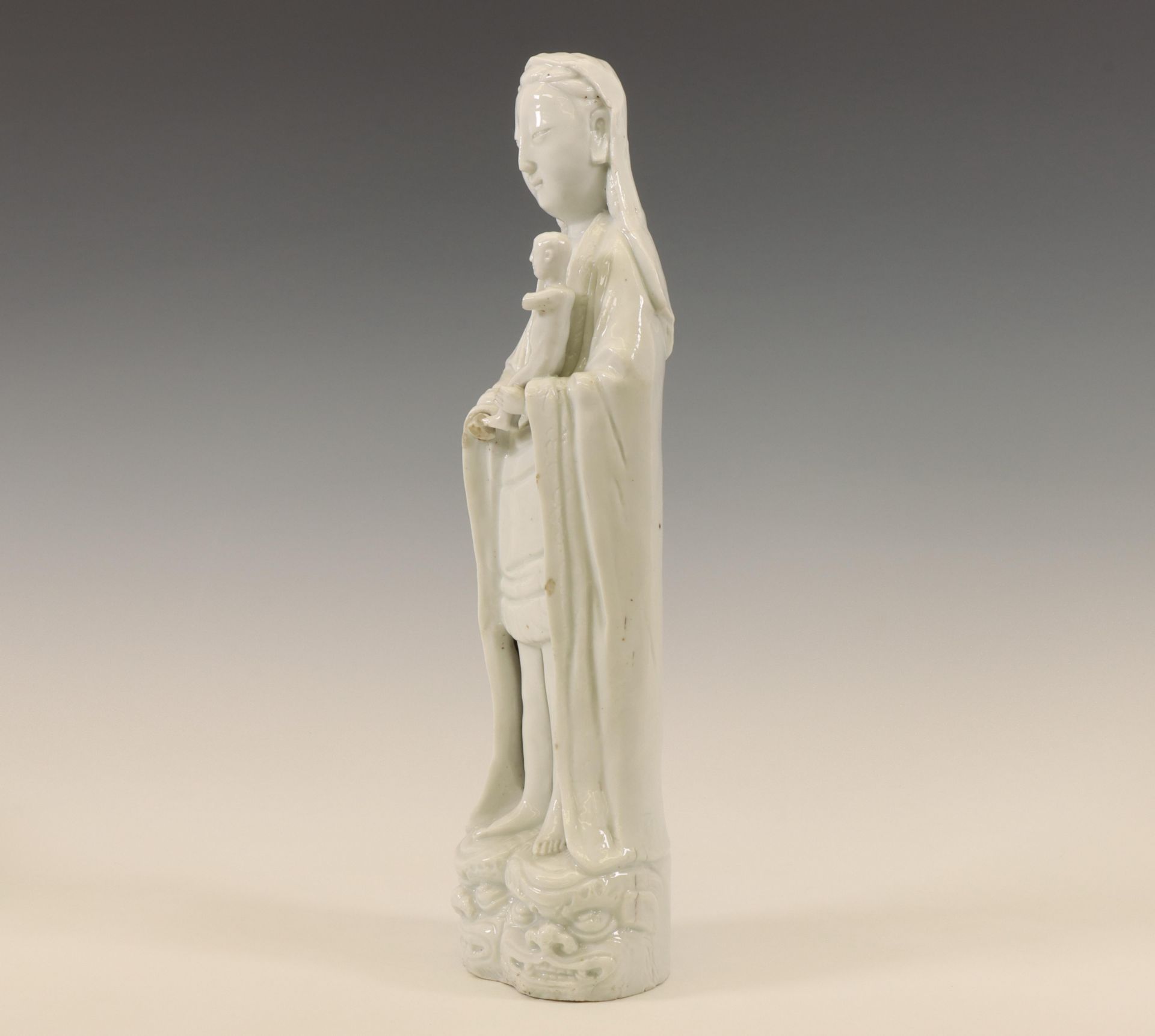 China, Dehua porcelain figure of Guanyin, modern, - Bild 3 aus 4