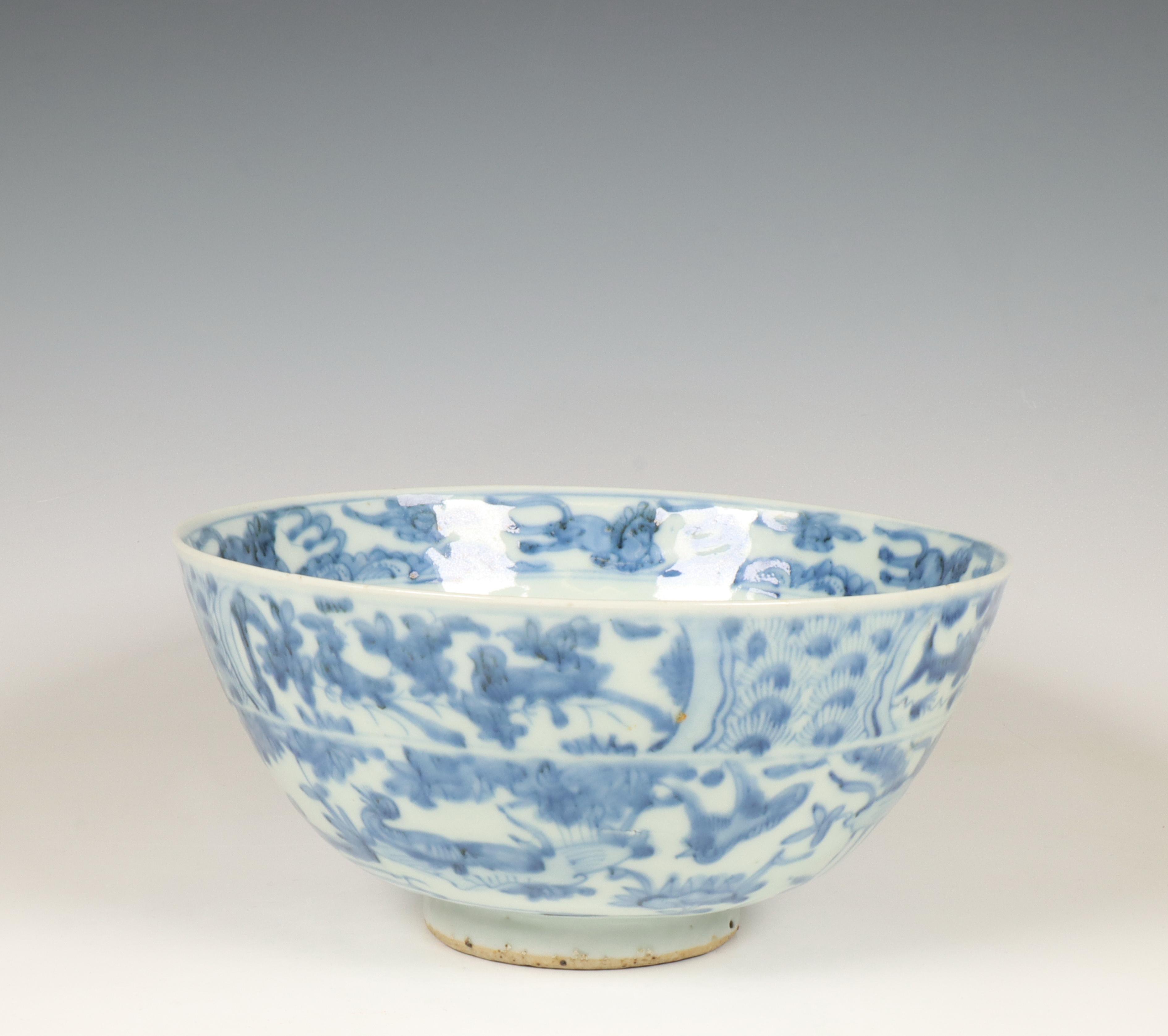 China, a blue and white porcelain bowl, late Ming dynasty (1368-1644), - Image 2 of 11