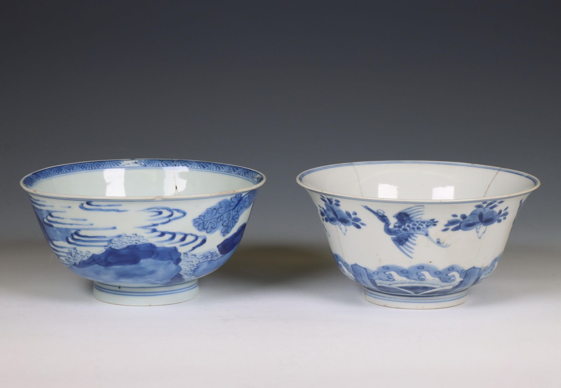 China, two blue and white porcelain bowls, Kangxi period (1662-1722), - Bild 2 aus 5