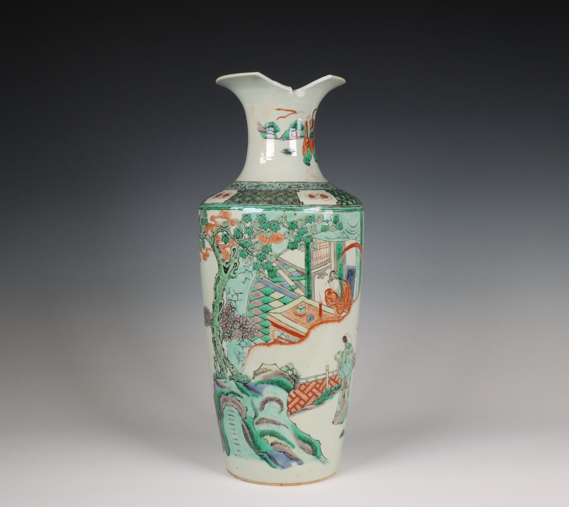 China, a famille verte porcelain 'figural' vase, 19th century, - Bild 3 aus 6