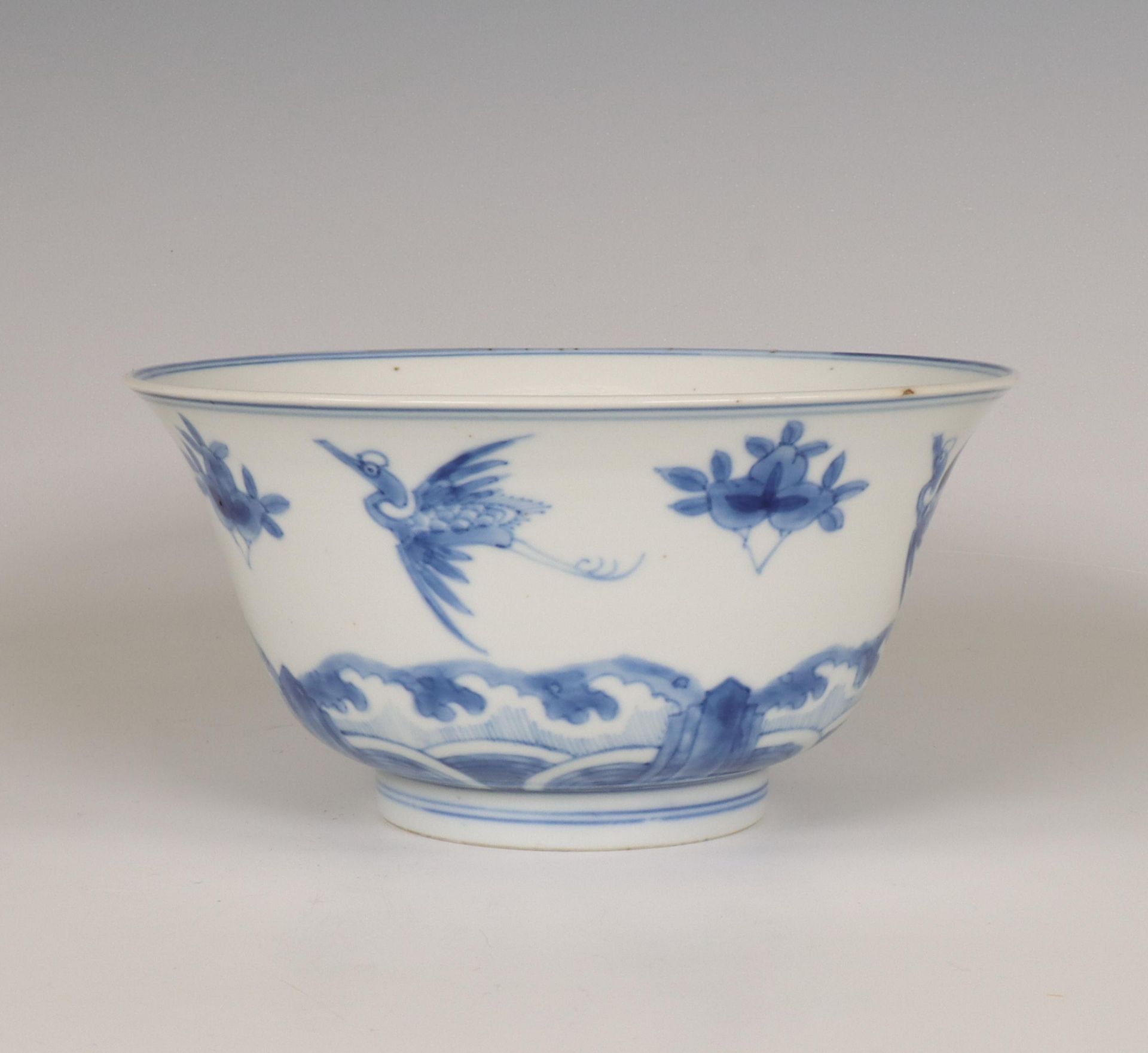 China, a blue and white porcelain bowl, Kangxi period (1662-1722), - Bild 2 aus 7