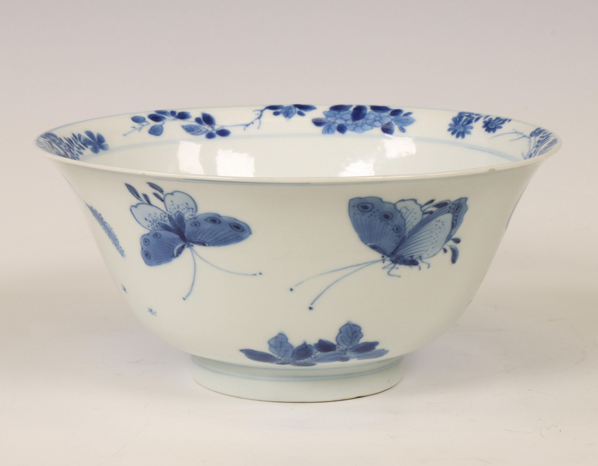 China, a blue and white porcelain bowl, Kangxi period (1662-1722), - Image 5 of 6