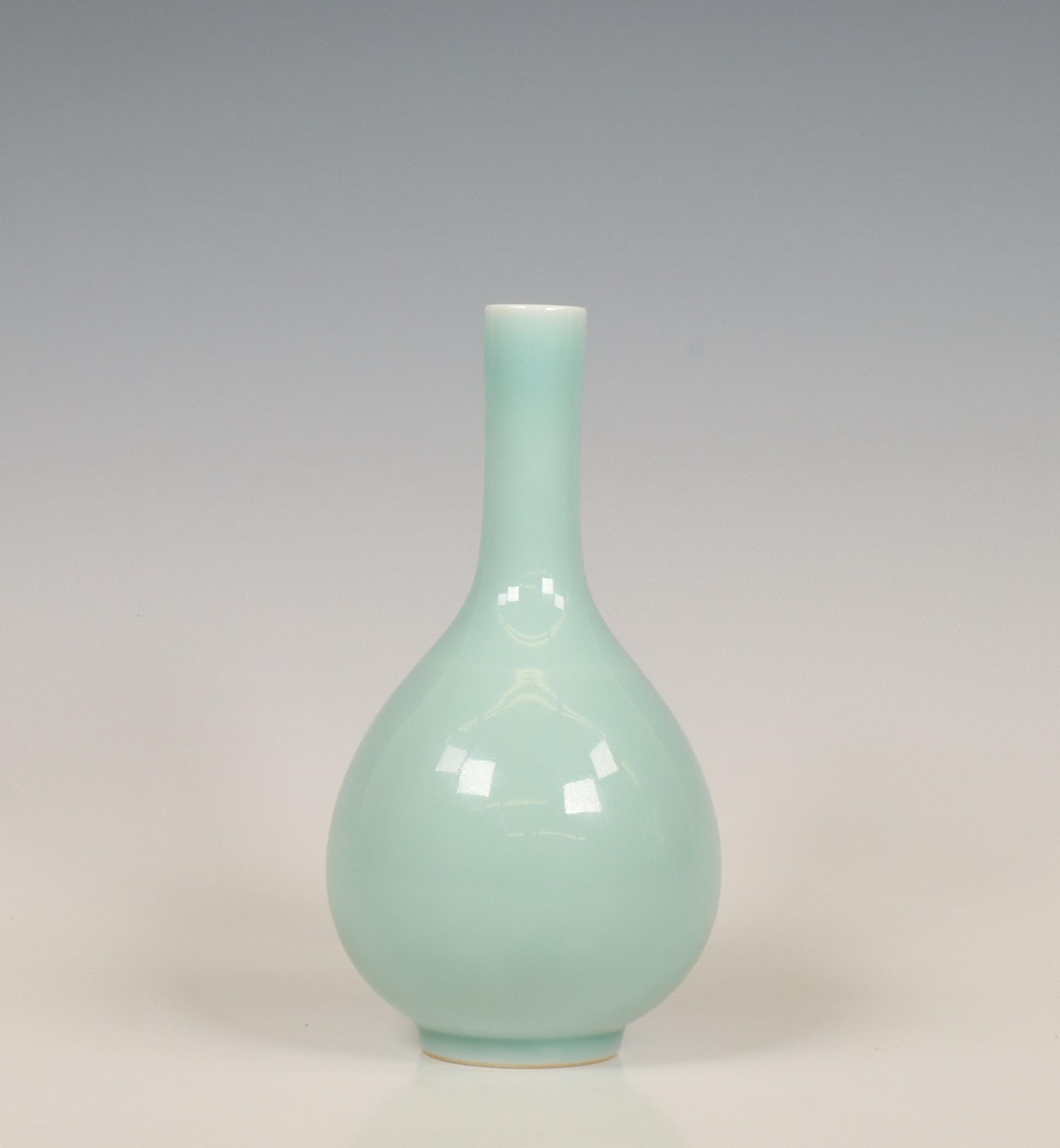 China, claire-de-lune-glazed bottle vase, 20th century, - Image 4 of 4