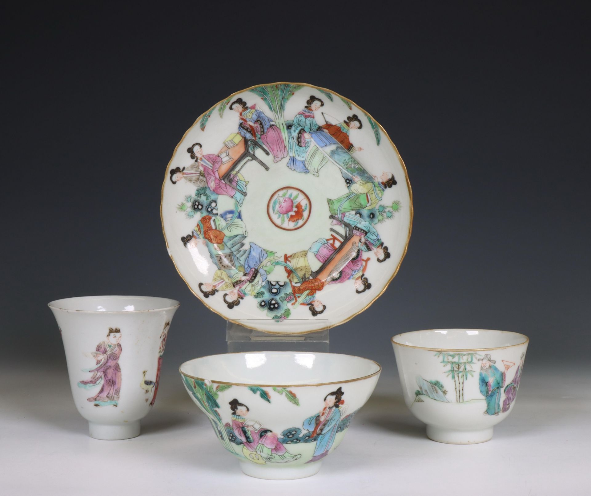 China, a famille rose porcelain cup and saucer and two cups, 19th century, - Bild 2 aus 5