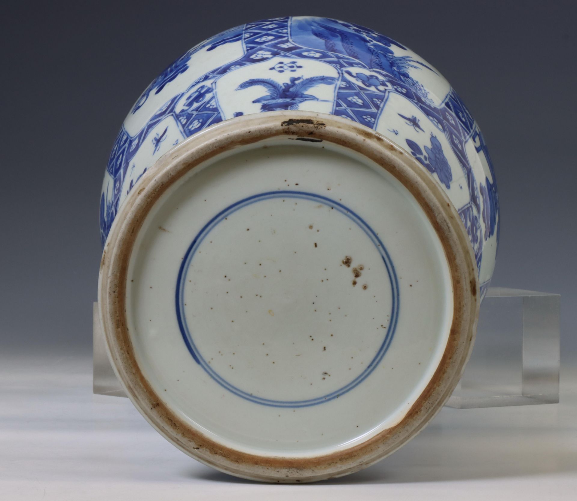 China, a blue and white porcelain baluster vase, 18th century, - Bild 2 aus 3