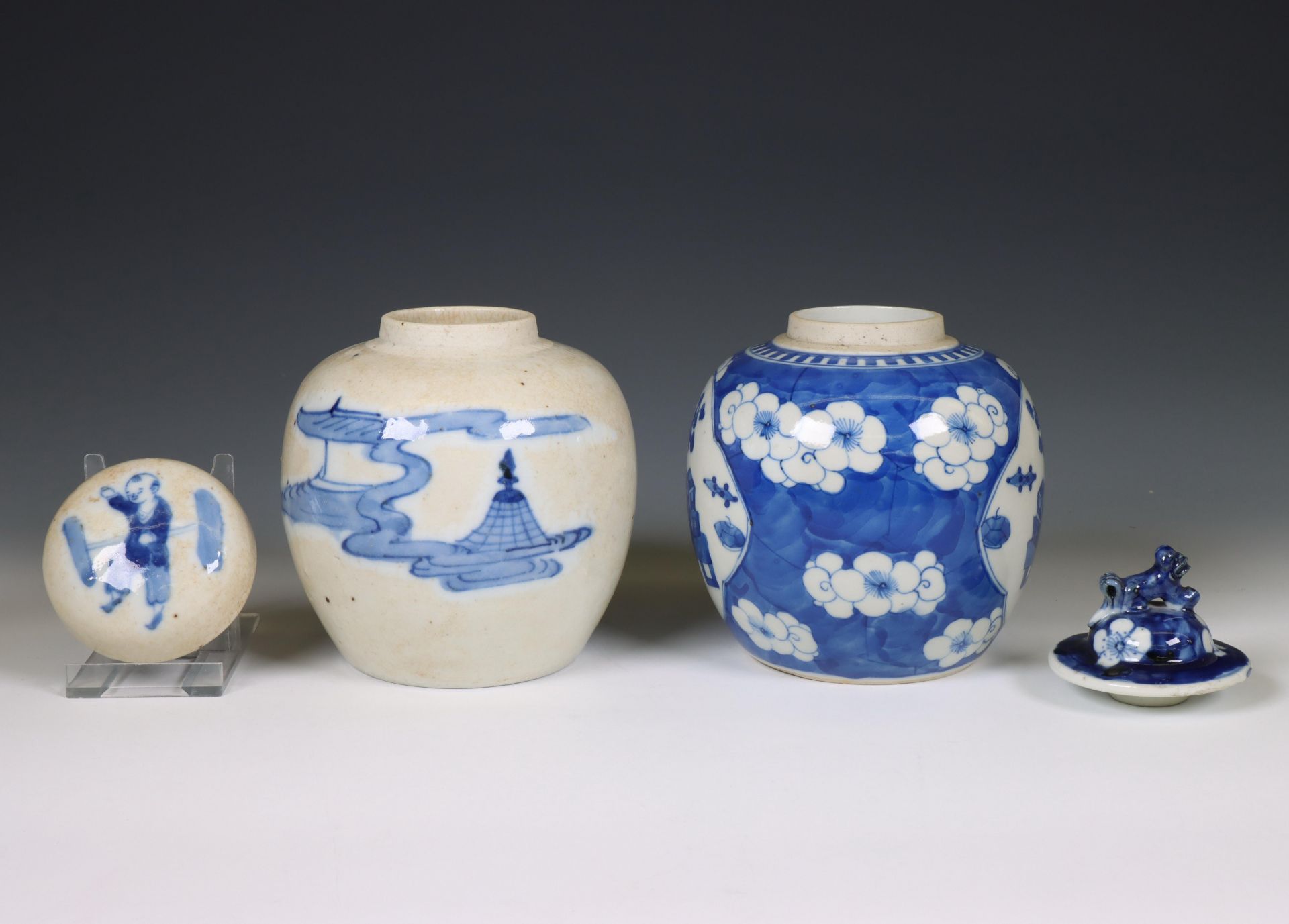China, two blue and white porcelain ginger jars and covers, 19th-20th century, - Image 3 of 3