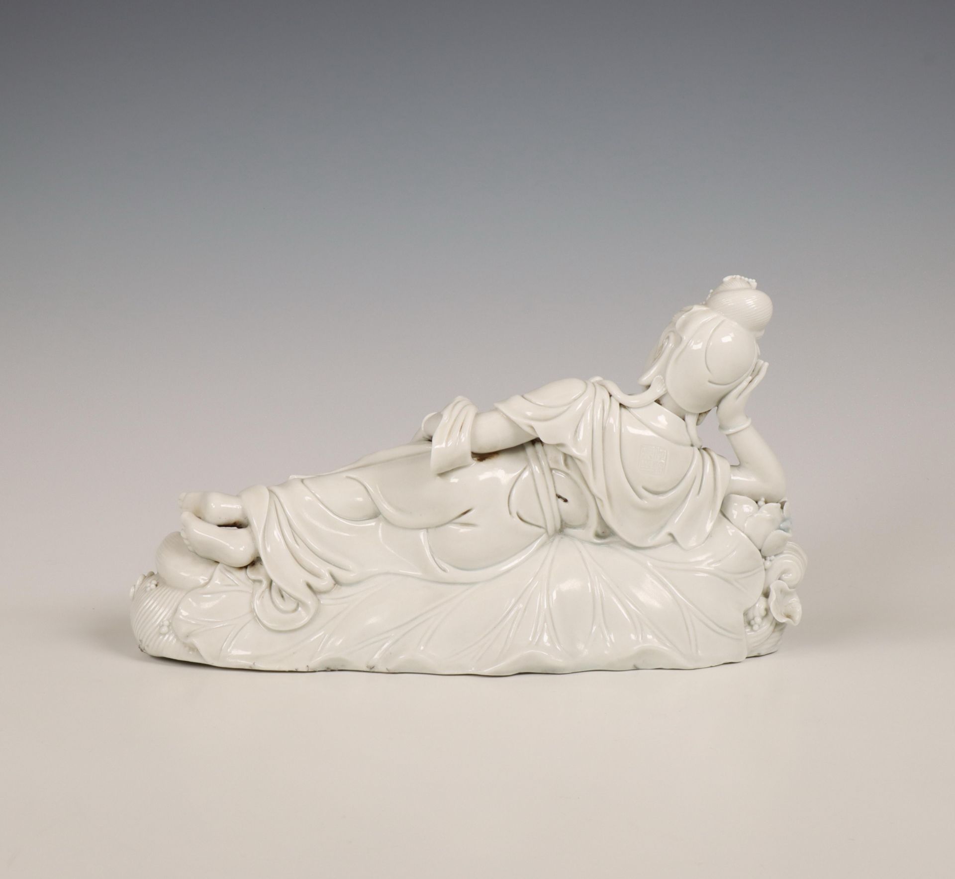 China, a Dehua porcelain reclining Guanyin, 20th century, - Image 2 of 7