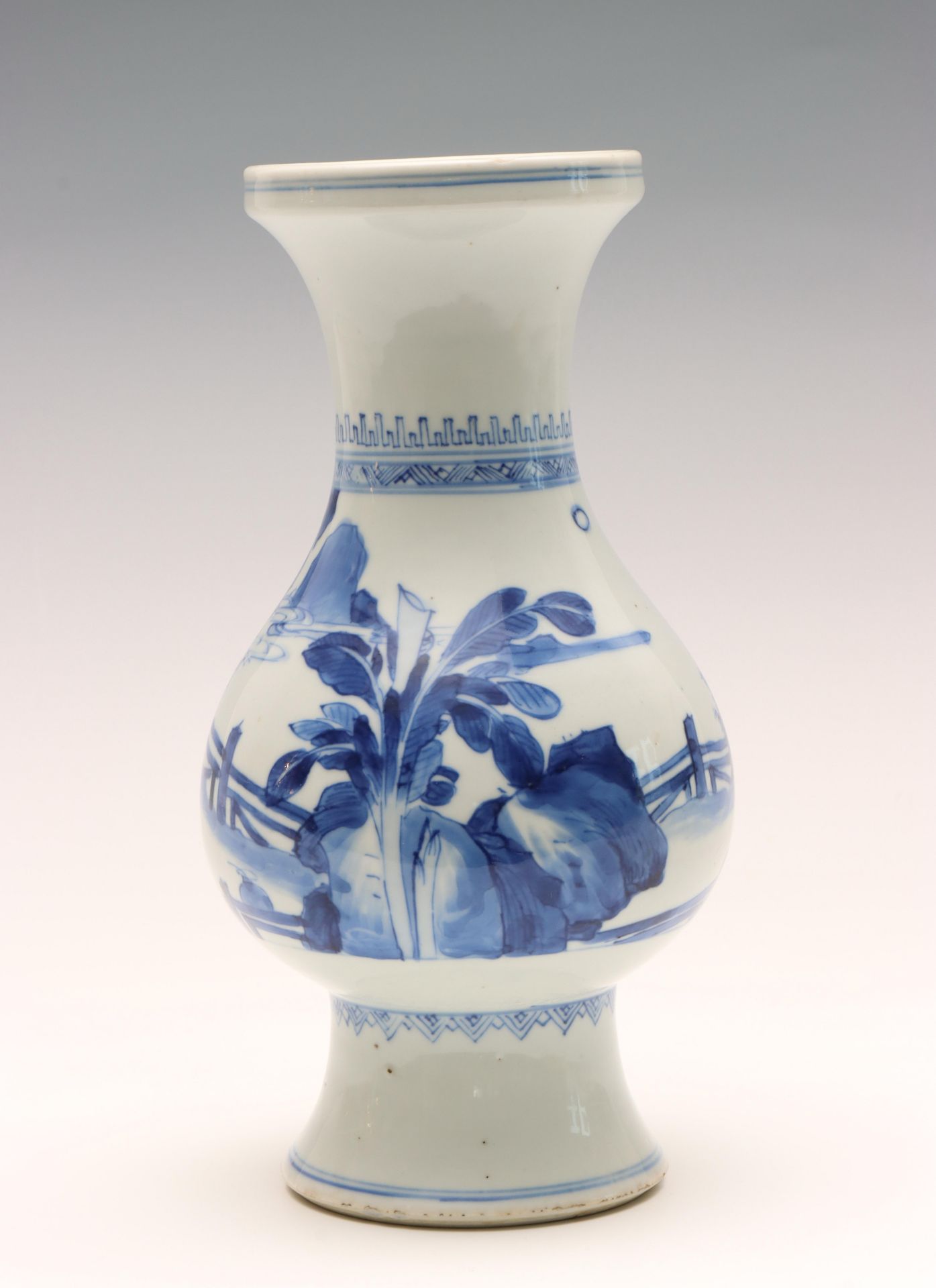 China, blue and white Transitional porcelain 'scholars' vase, mid-17th century, - Image 5 of 16