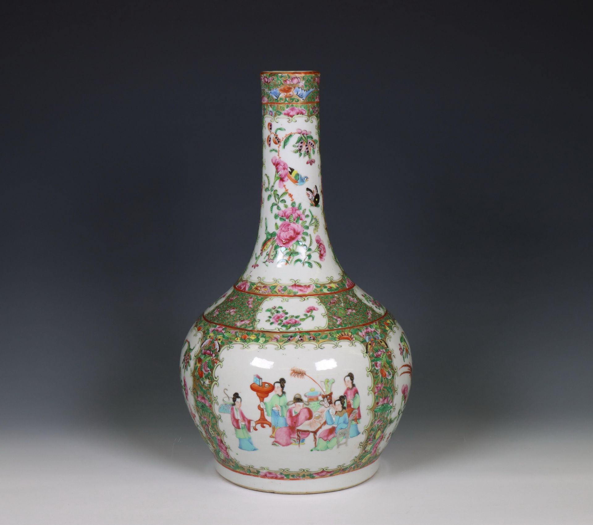 China, a Canton famille rose porcelain bottle vase, ca. 1900, - Bild 2 aus 6