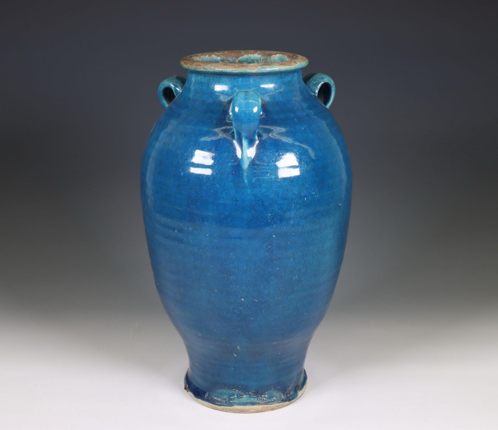 China, a blue-glazed earthenware lug-handled jar, ca. 1900, - Bild 4 aus 4