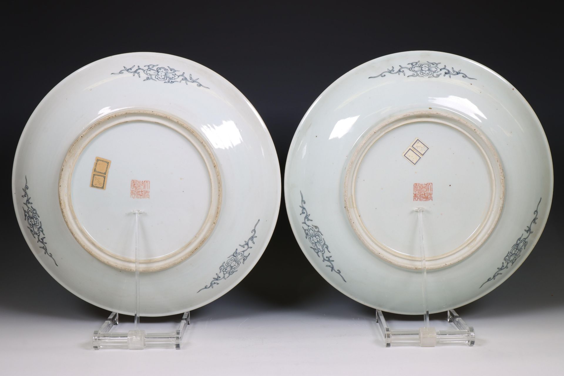 China, a pair of famille rose porcelain 'millefleurs' dishes, ca. 1900, - Image 2 of 3