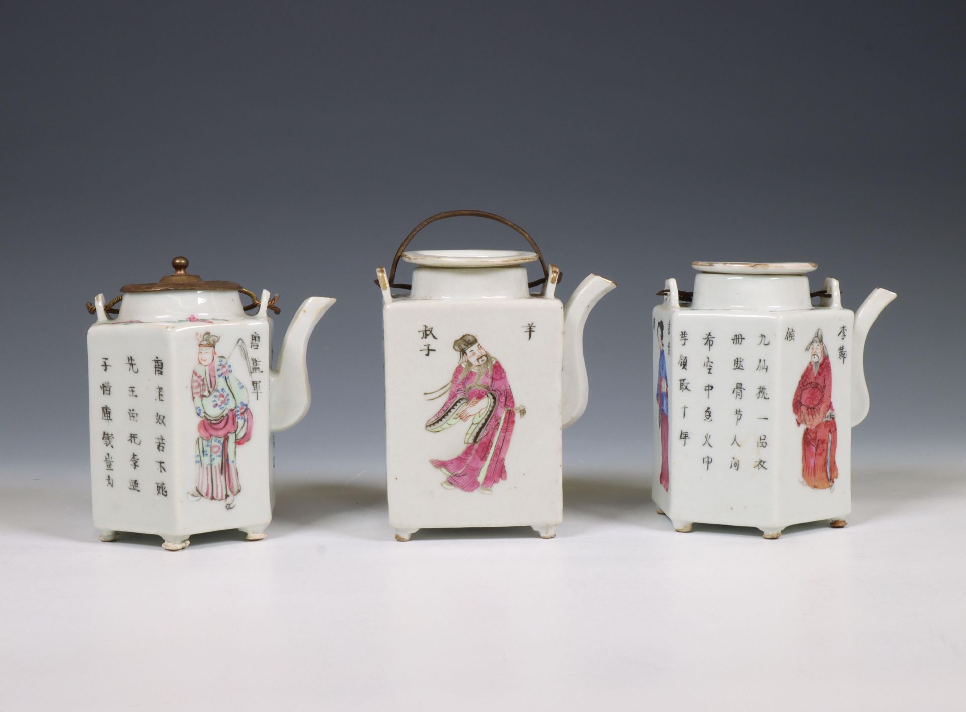 China, three famille rose porcelain 'Wu Shuang Pu' canted teapots and covers, 19th century, - Bild 2 aus 7