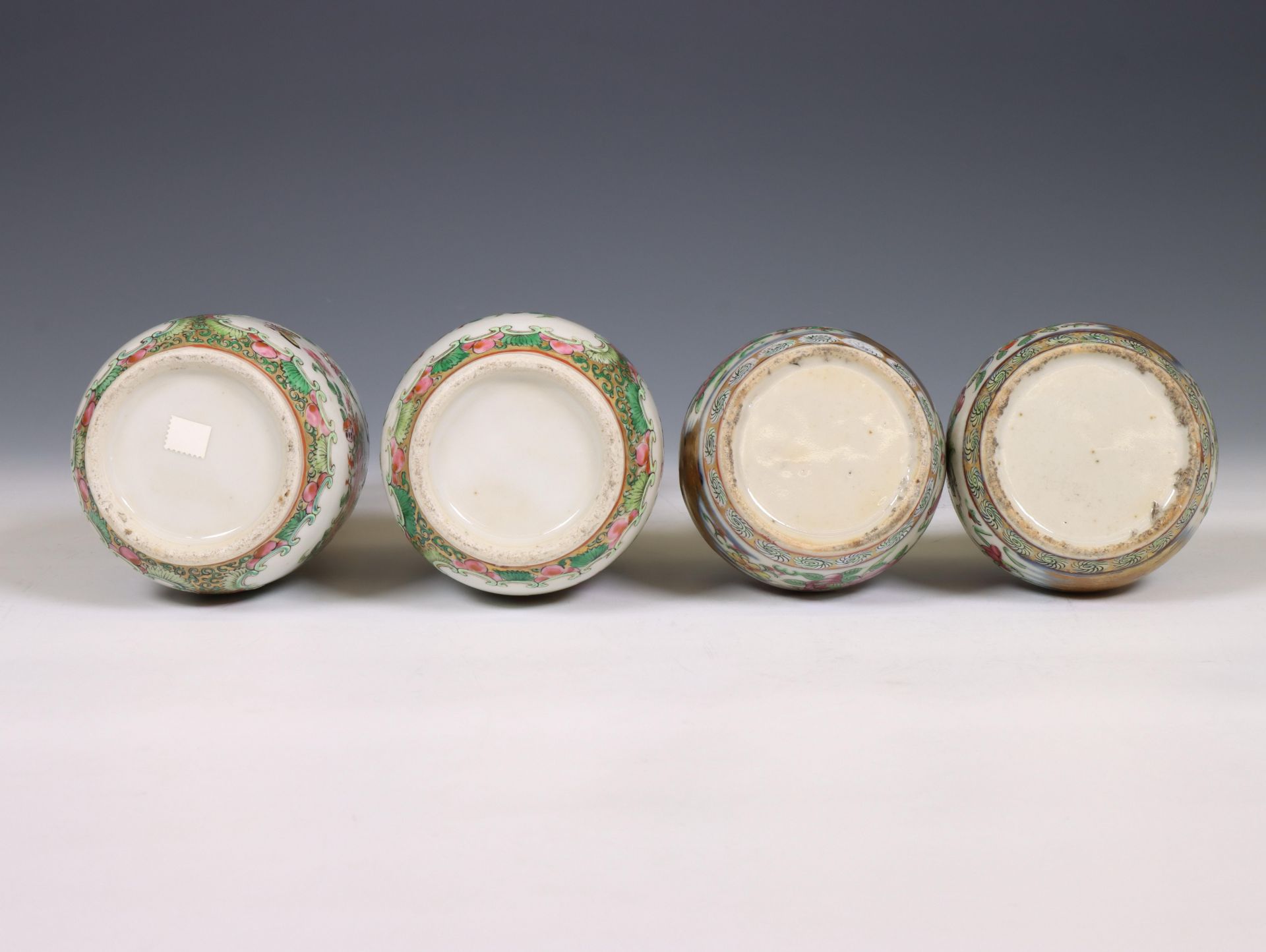 China, two pairs of Canton famille rose porcelain vases, ca. 1900, - Image 5 of 6
