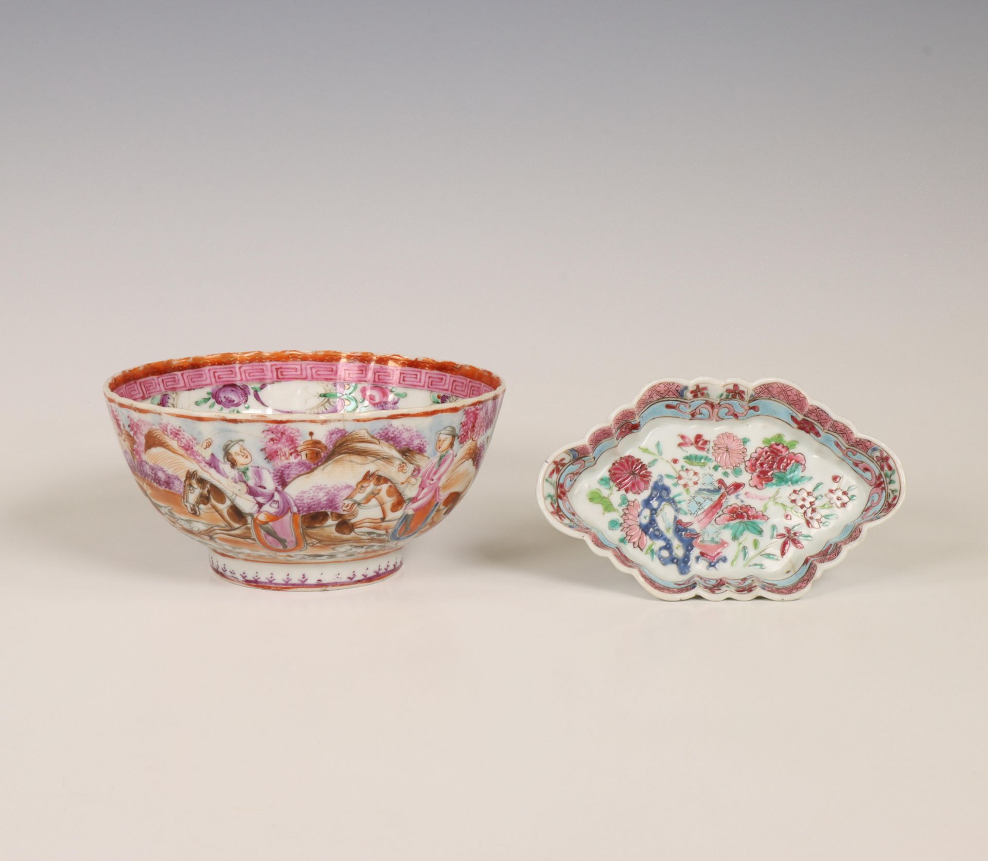 China, a Mandarin pattern famille rose porcelain bowl and a famille rose porcelain pattipan, 18th ce