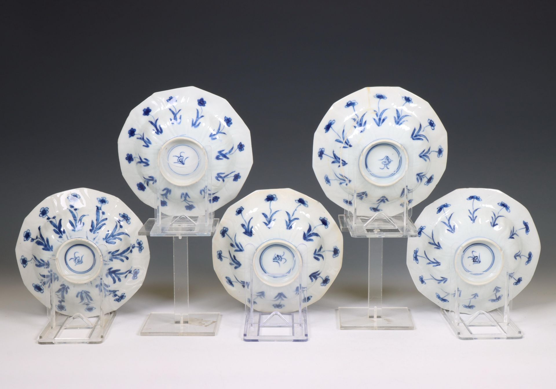 China, a set of five blue and white moulded deep saucers, Kangxi period (1662-1722), - Image 3 of 3