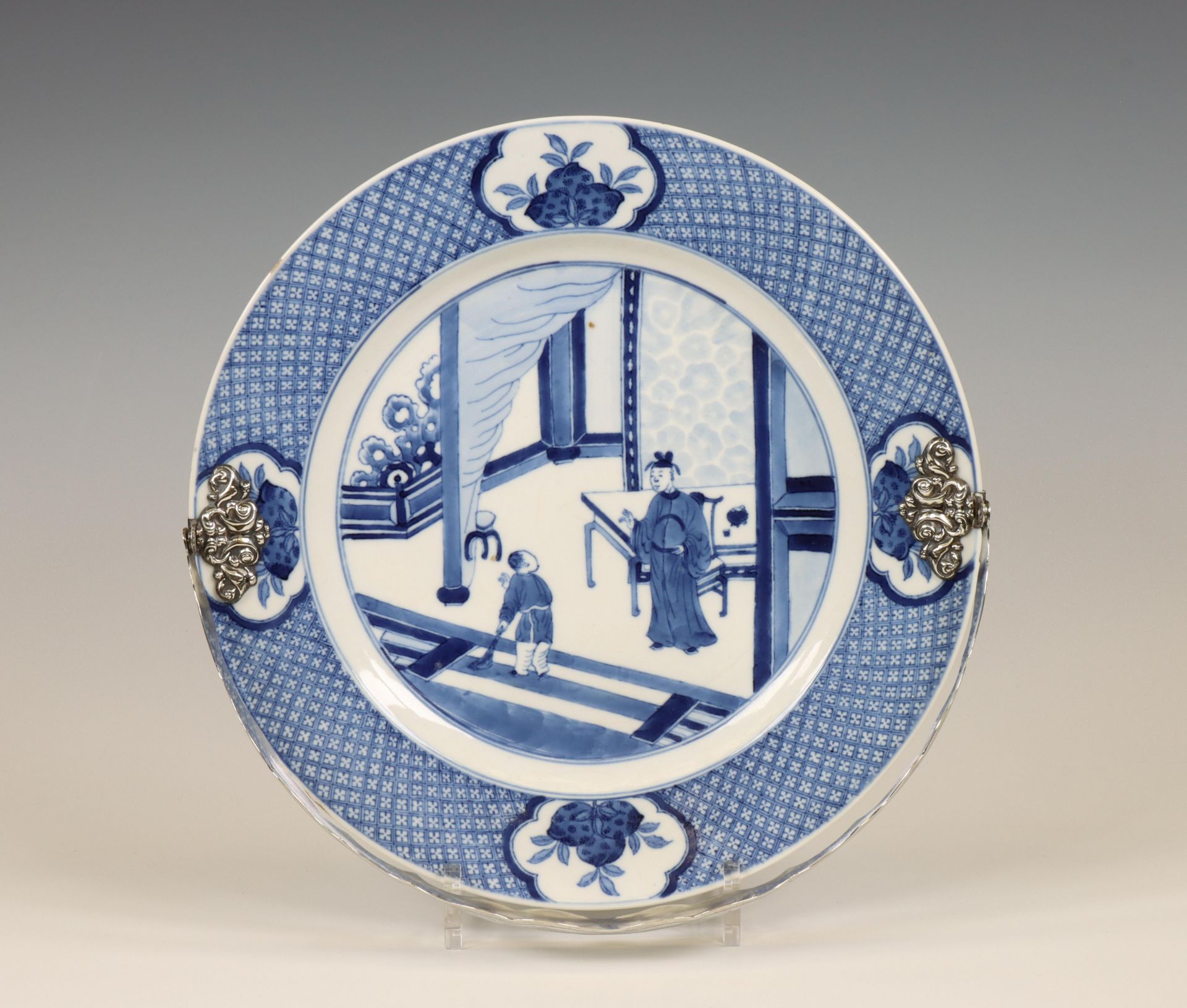 China, silver-mounted blue and white porcelain dish, Kangxi period (1662-1722), the Dutch silver 19t - Bild 3 aus 3