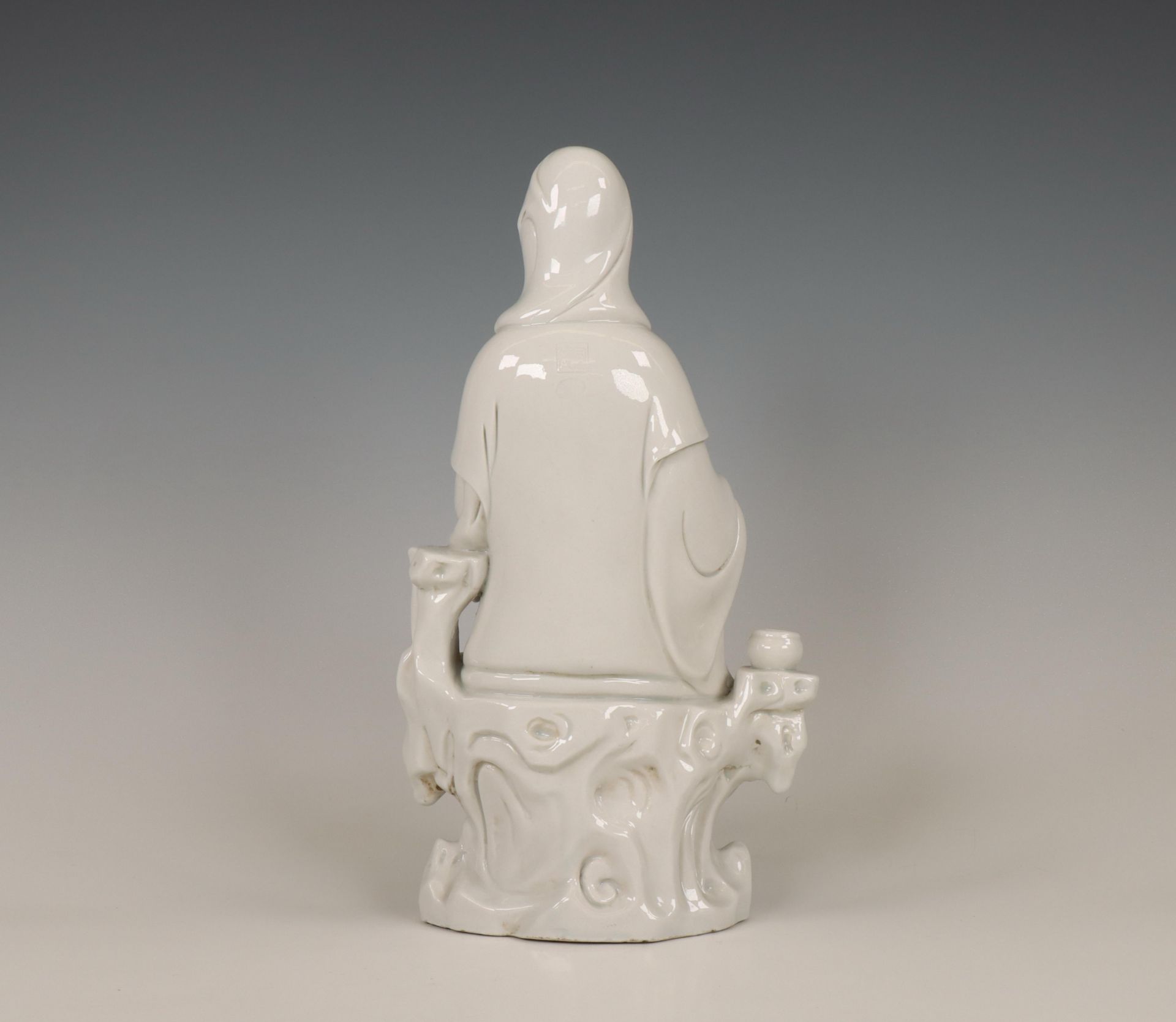 China, a Dehua porcelain figure of Guanyin, 19th/ 20th century, - Bild 2 aus 6