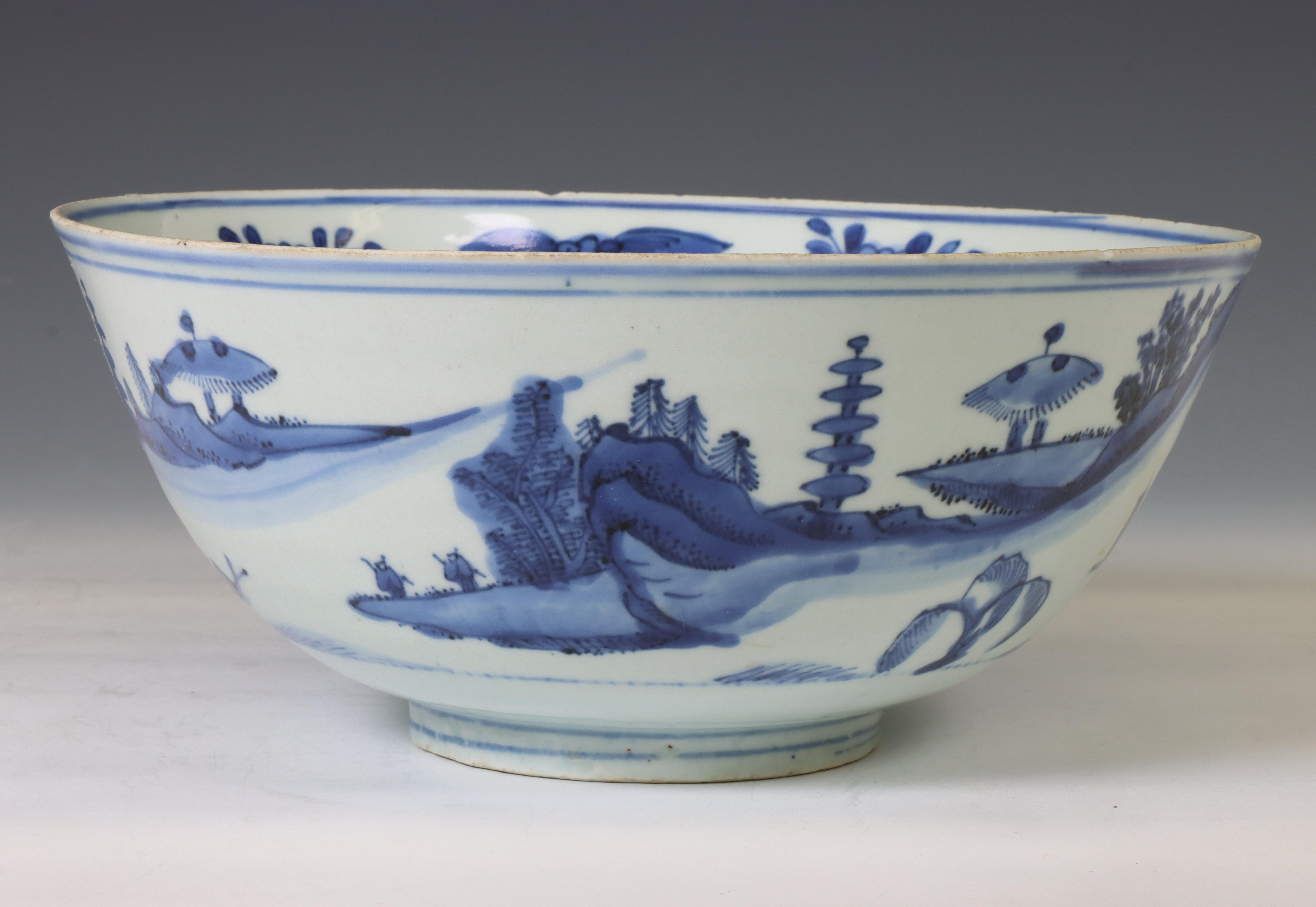 China, blue and white porcelain bowl, 17th century, - Image 2 of 2