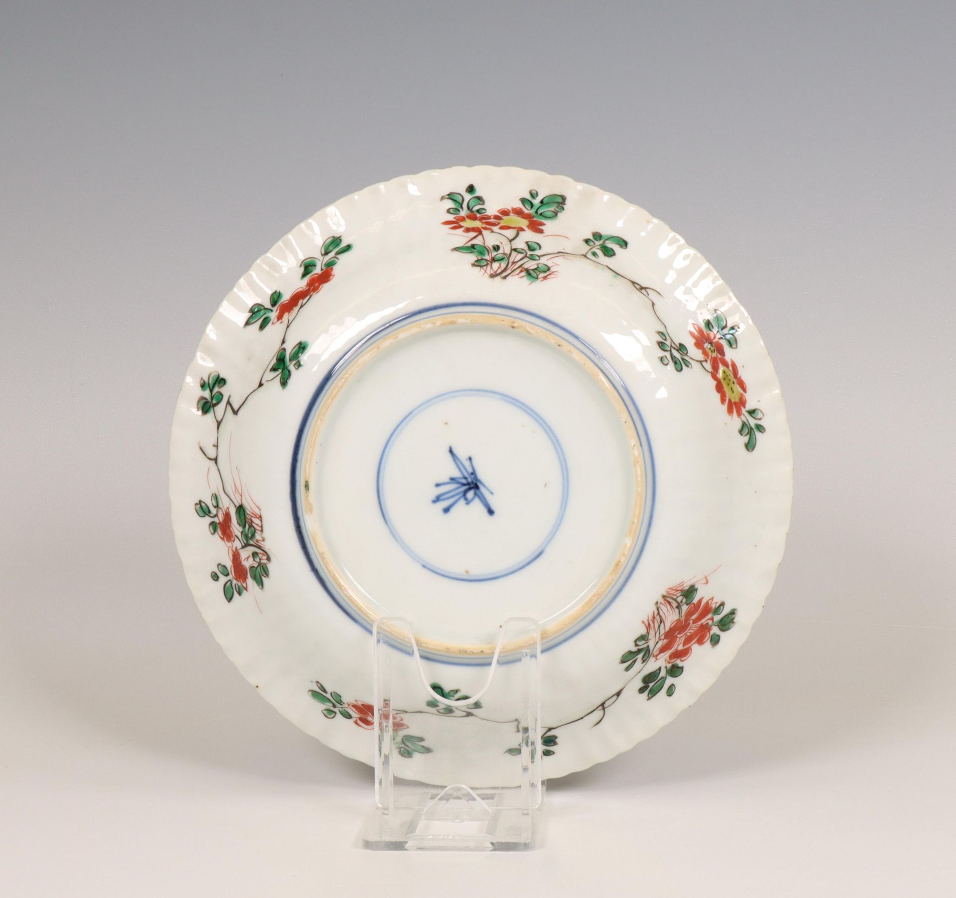 China, famille verte porcelain dish, Kangxi period (1662-1722), - Image 2 of 2