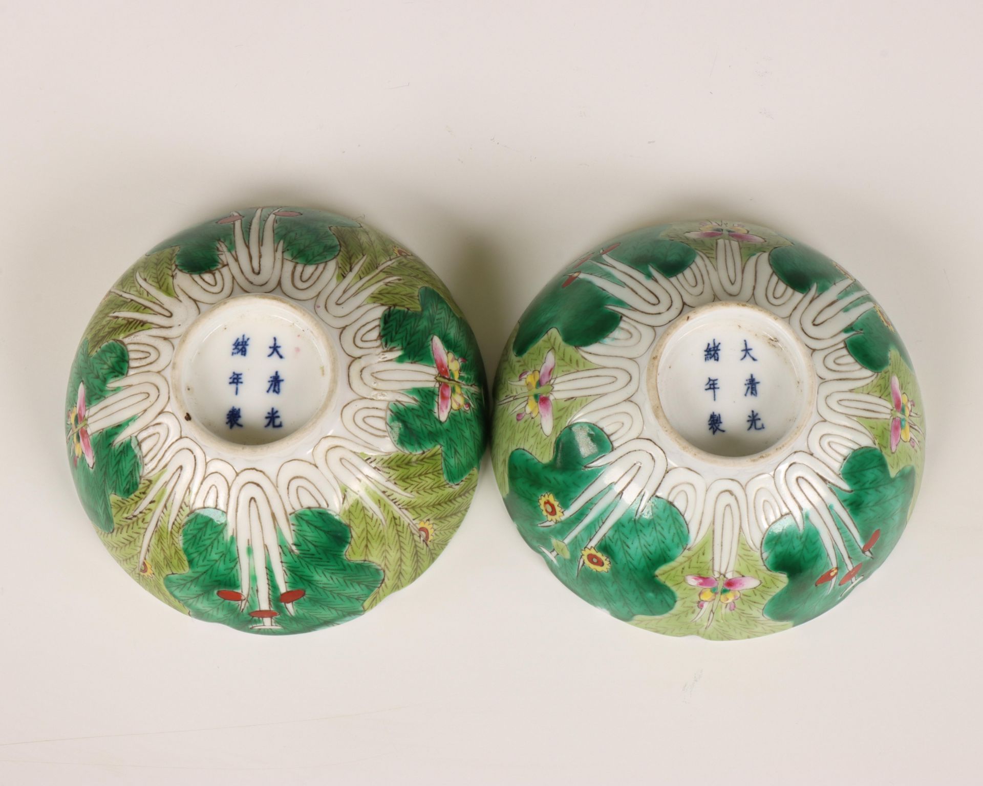 China, pair of famille verte porcelain 'cabbage' bowls, late 19th/ early 20th century, - Image 5 of 6