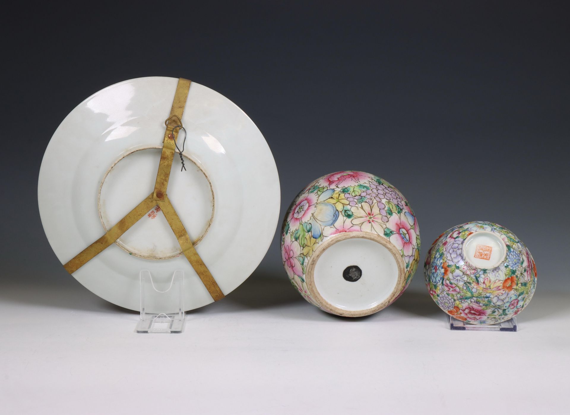 China, a small collection of famille rose 'millefleurs' porcelain, late 19th century, - Bild 2 aus 2