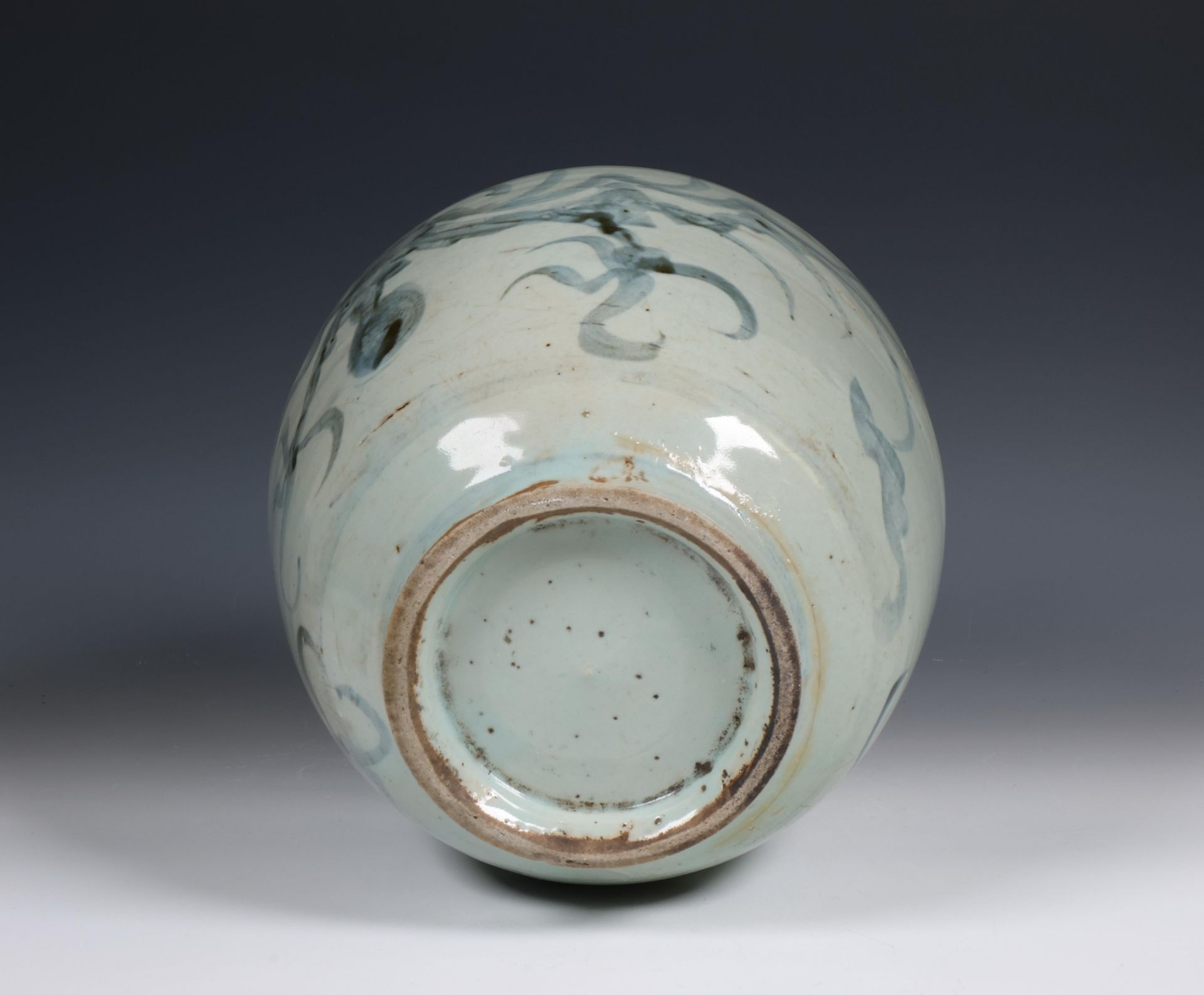 China, blue and white glazed earthenware jug, 20th century, - Image 5 of 6