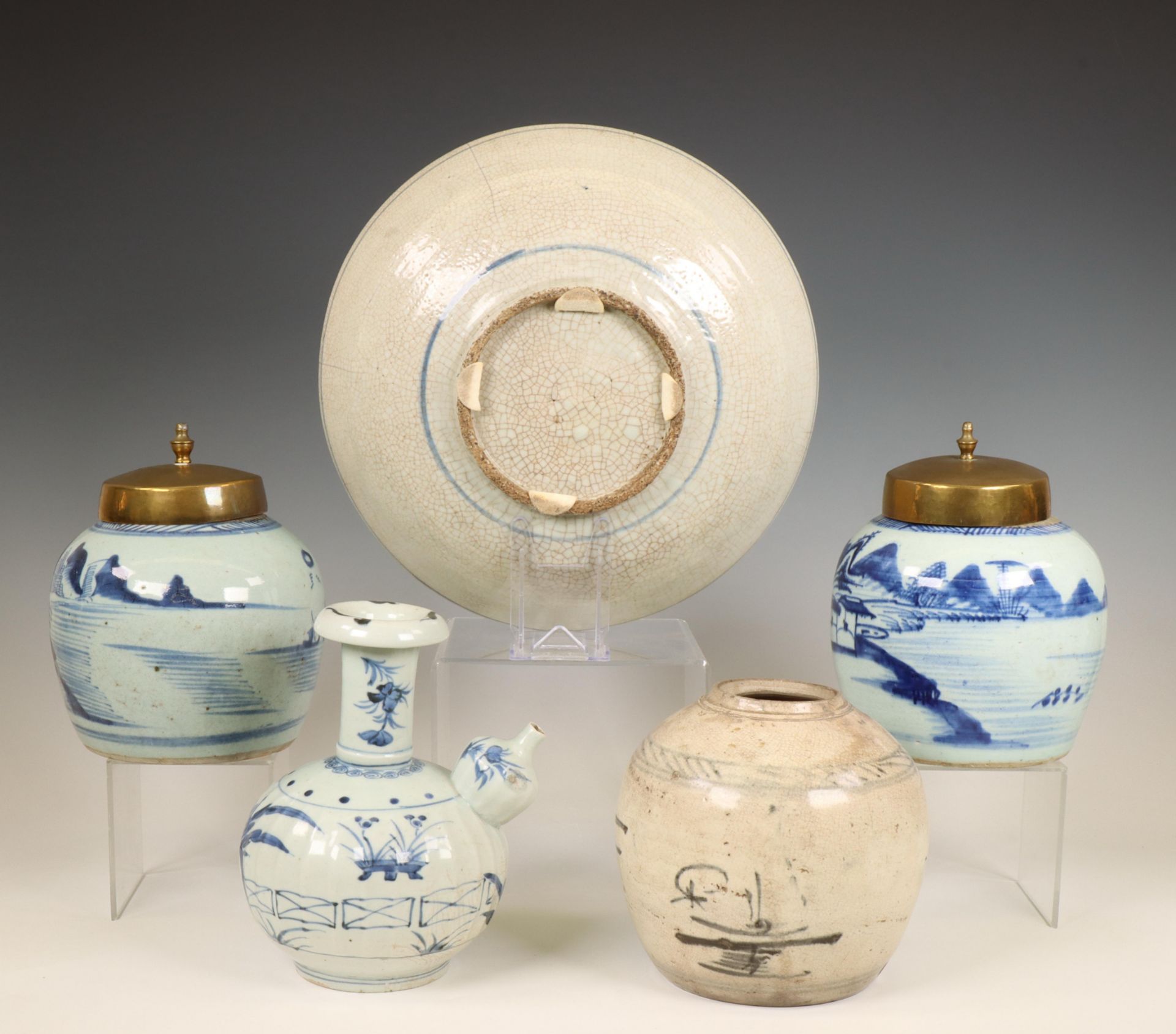 China, a collection of blue and white porcelain, 18th-19th century, - Bild 2 aus 2