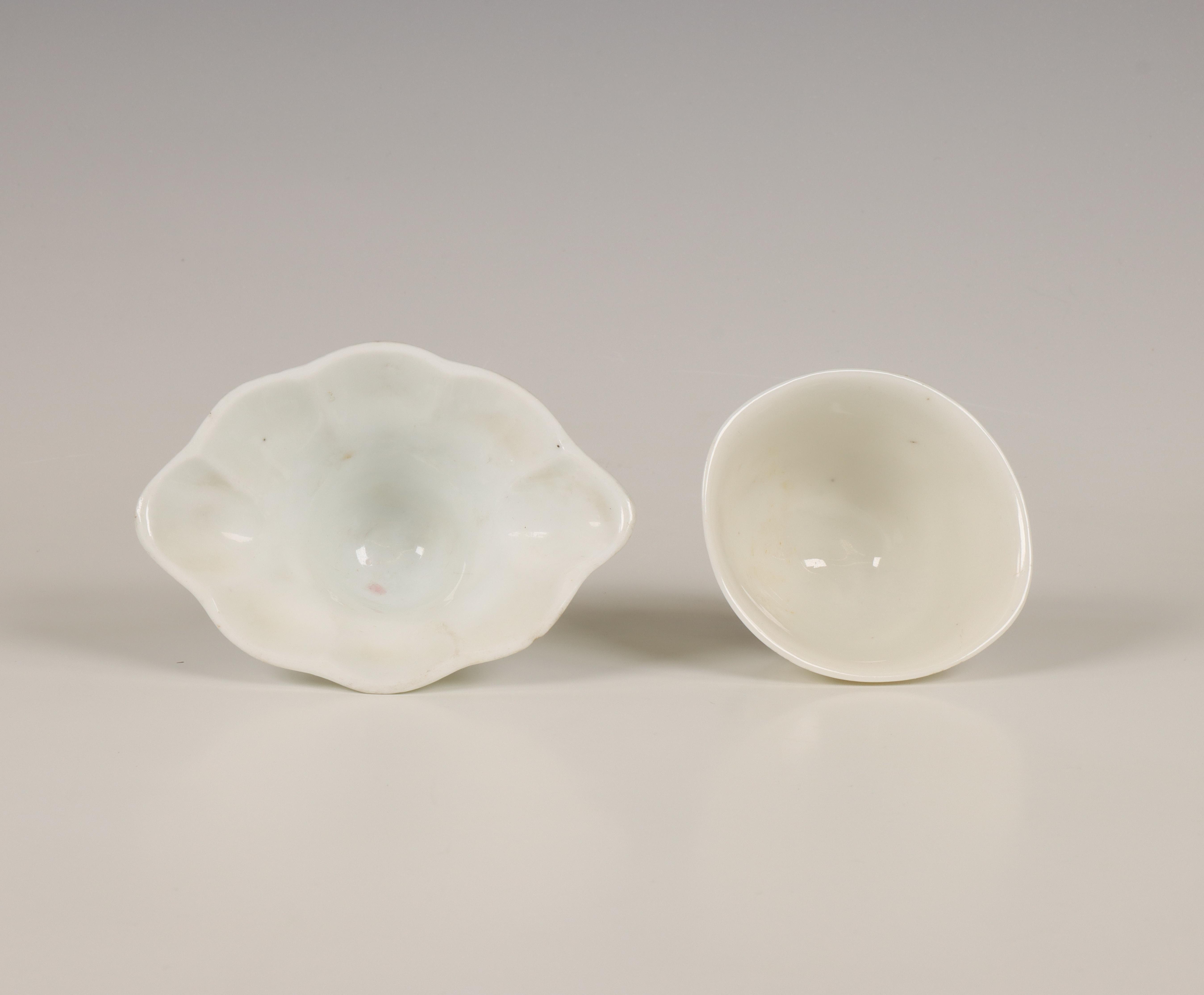 China, two Dehua porcelain cups, 17th/ 18th century, - Bild 4 aus 6