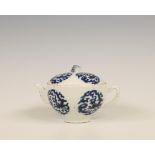 China, a blue and white porcelain 'chilong' teapot and cover, late Qing dynasty (1644-1912),