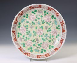 China, a famille verte porcelain dish, 19th century,