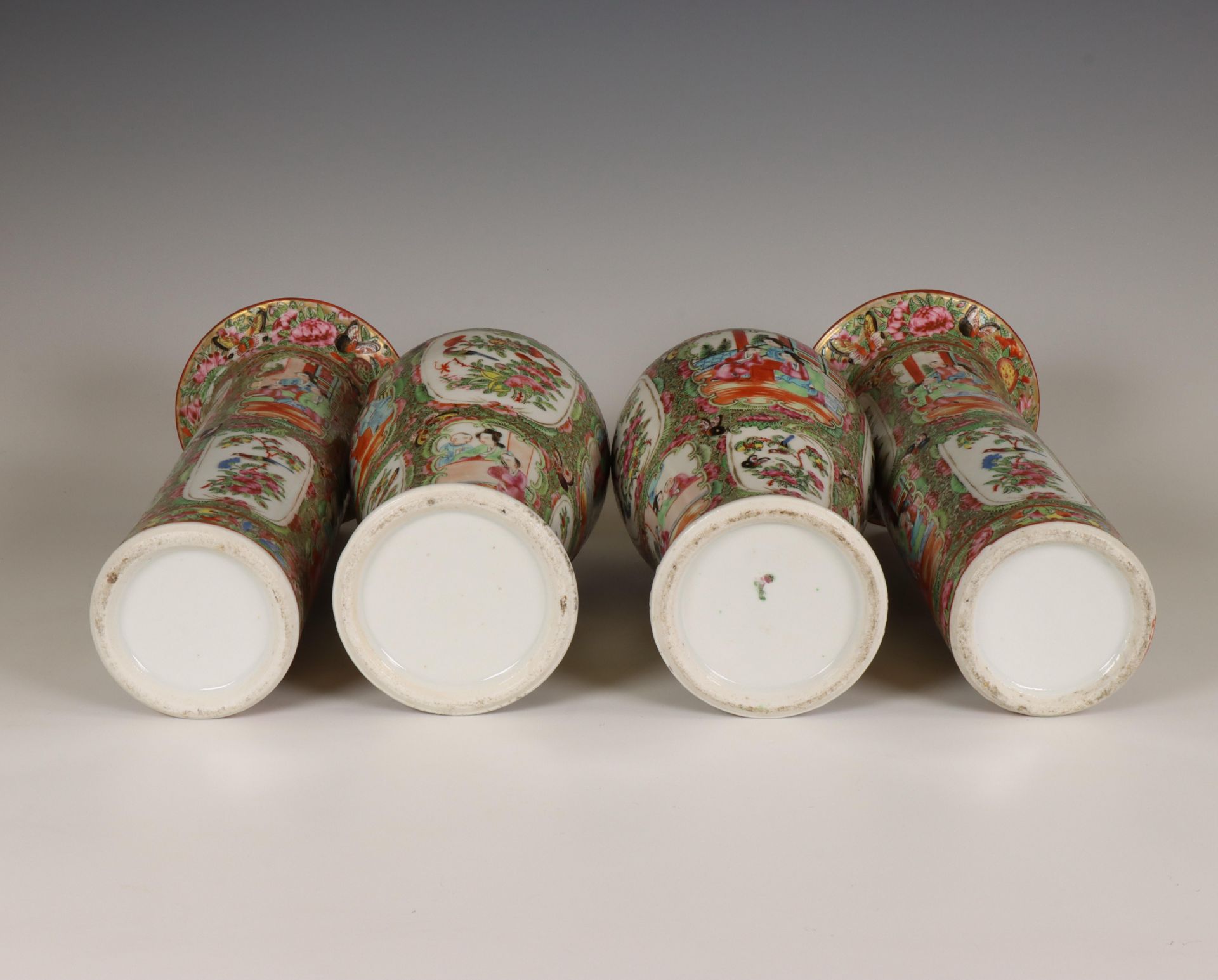 China, a four-piece Canton famille rose porcelain garniture, 19th century, - Bild 9 aus 10