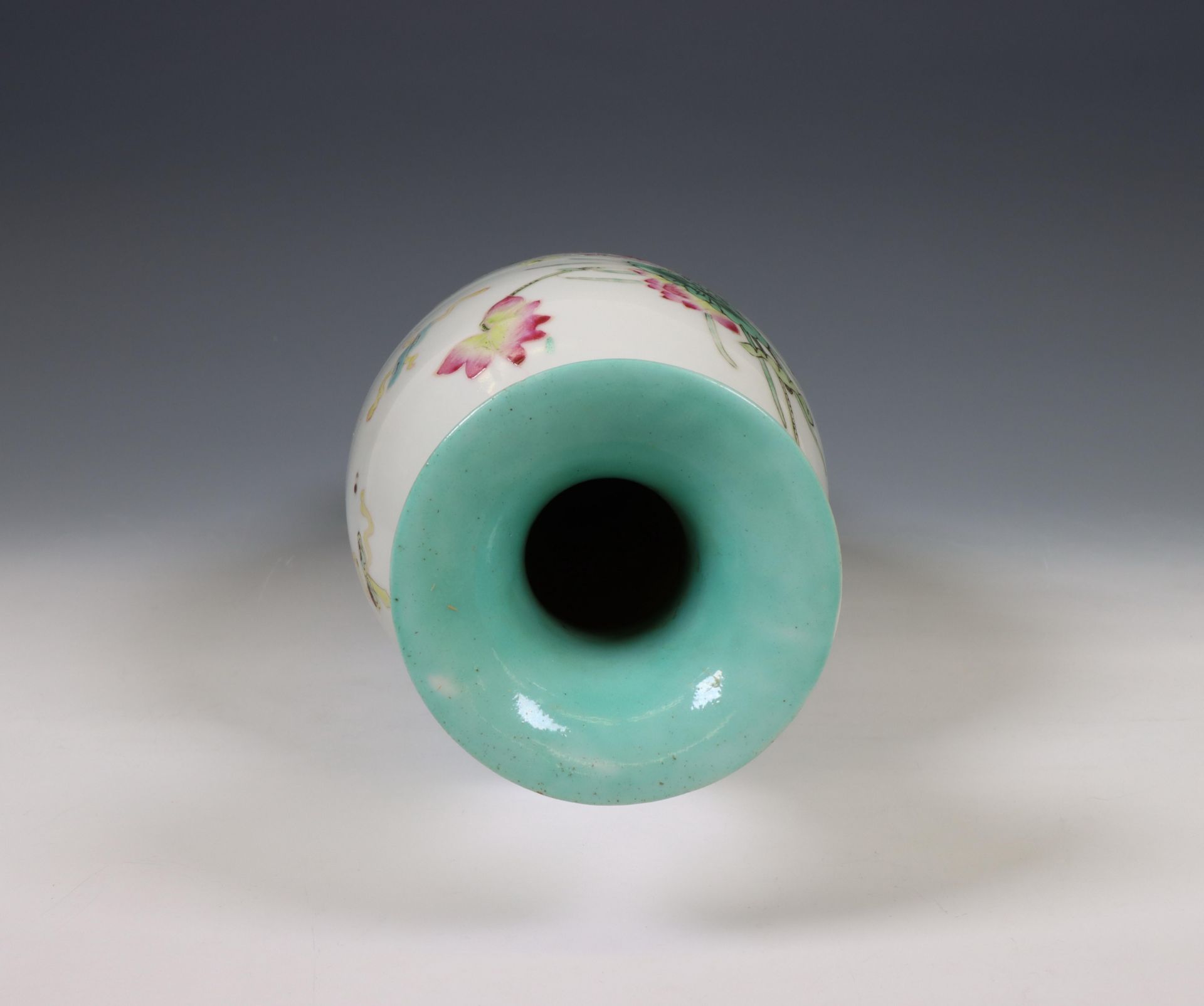 China, a famille rose porcelain baluster vase, 20th century, - Bild 3 aus 3