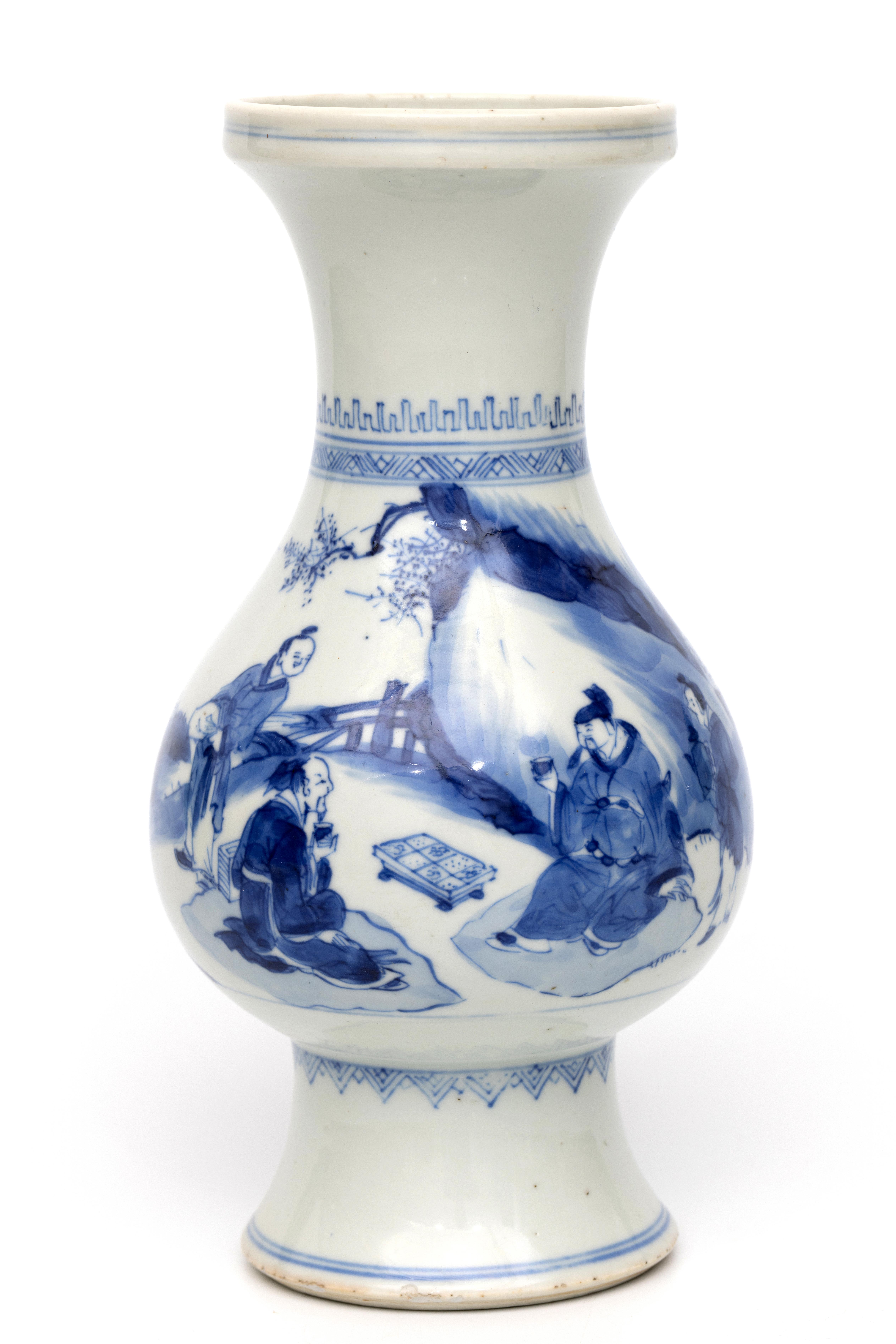 China, blue and white Transitional porcelain 'scholars' vase, mid-17th century, - Image 13 of 16