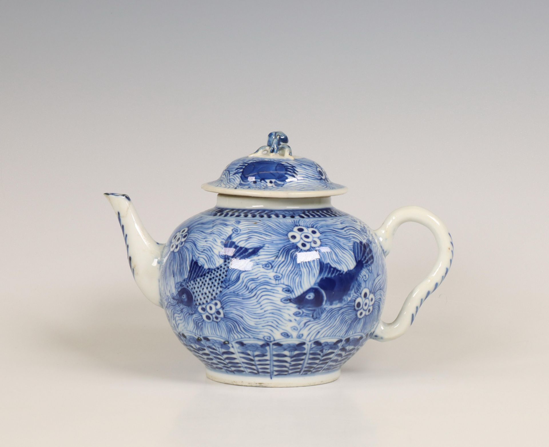 China, a blue and white porcelain teapot and cover, ca. 1900,