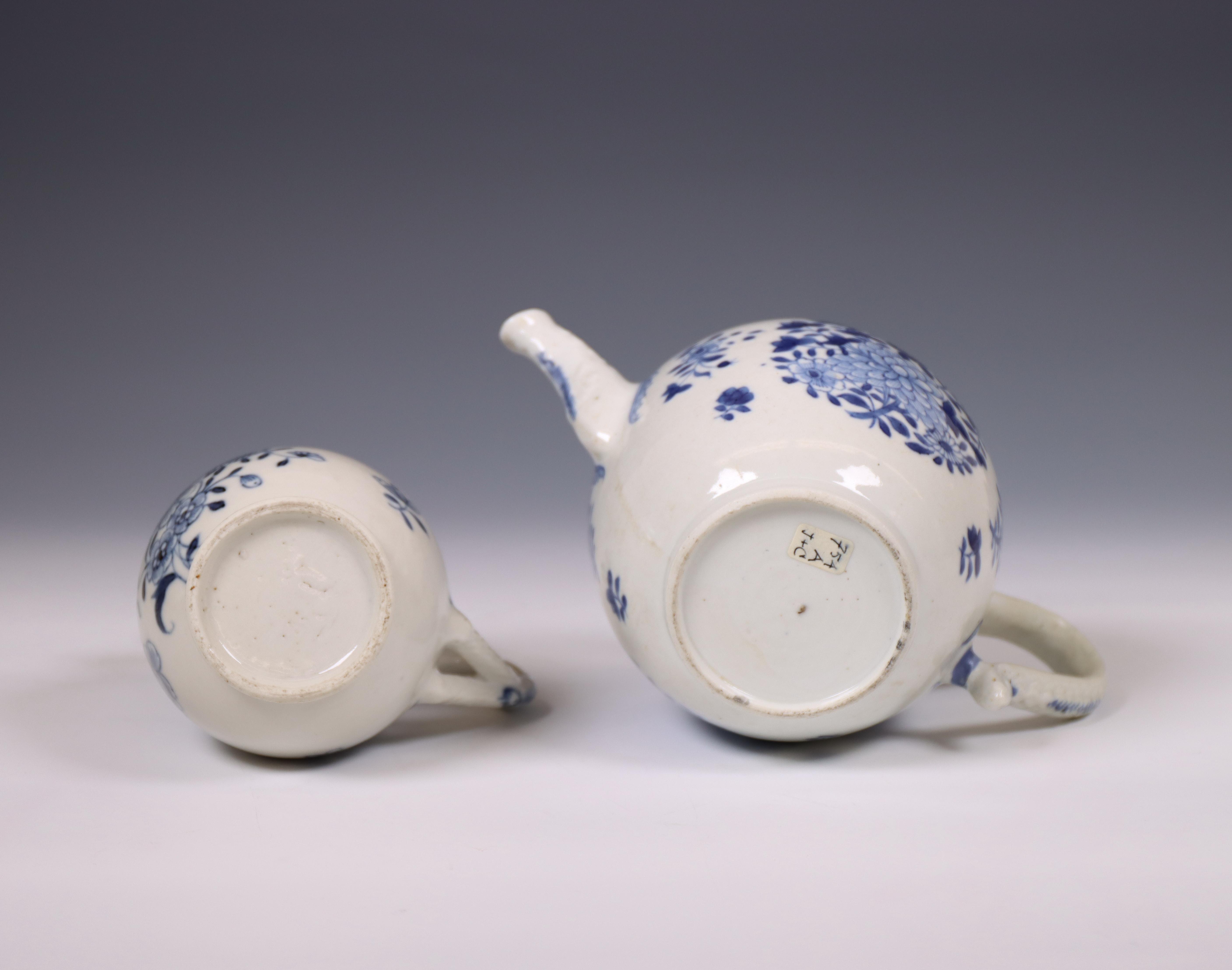 China, a blue and white porcelain teapot and a milk-jug, 18th century, - Image 5 of 6