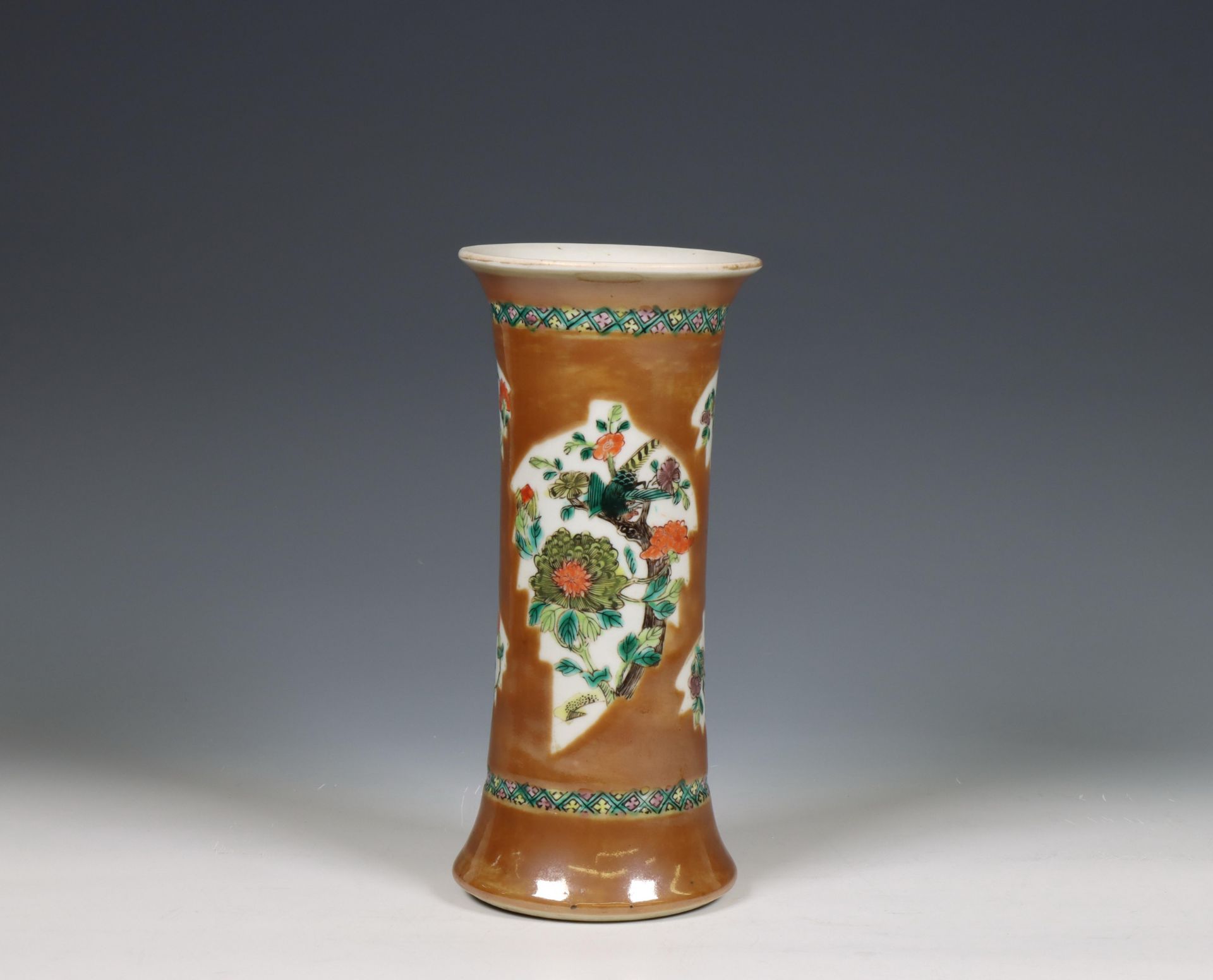 China, a café-au-lait-ground famille verte porcelain trumpet vase, 18th century, - Bild 4 aus 4