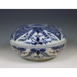 China, blue and white porcelain box and cover, late Qing dynasty (1644-1912),