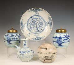 China, a collection of blue and white porcelain, 18th-19th century,