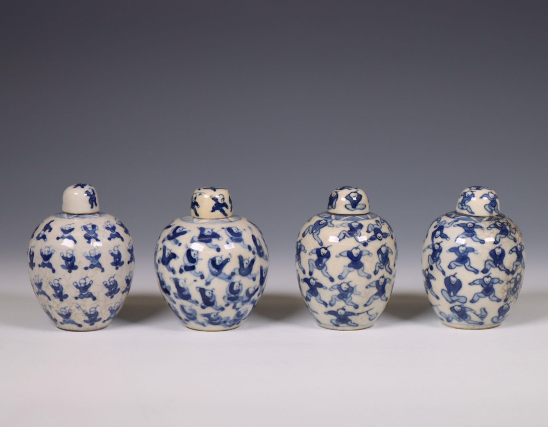 China, four soft paste blue and white 'one hundred boys' jarlets and covers, 19th century, - Bild 5 aus 11